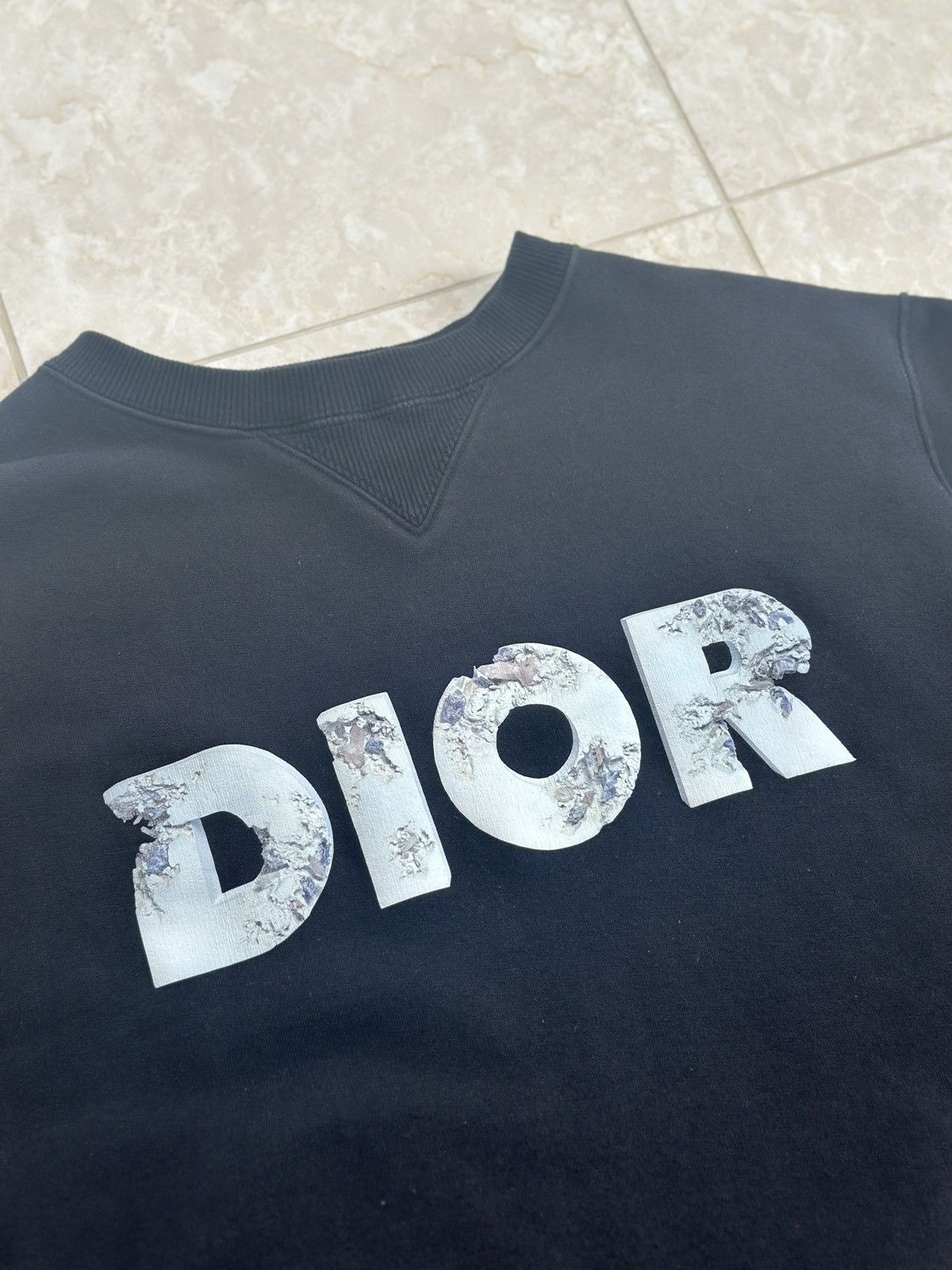Dior Medium DIOR SS20 Daniel Arsham Faded 3D Logo Print Crewneck Size US M / EU 48-50 / 2 - 2 Thumbnail