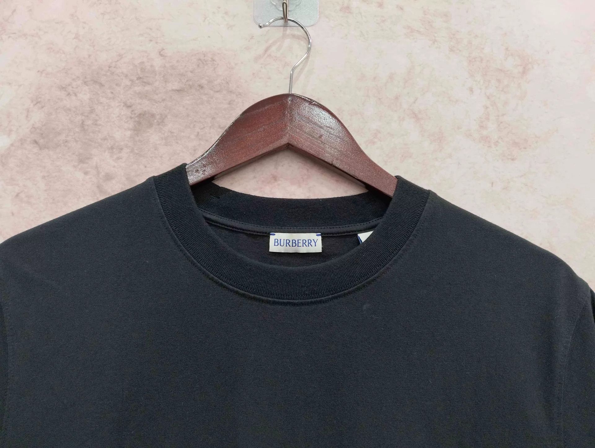 Burberry BURBERRY Black Crew Neck Short Sleeve Tee S Size S / US 4 / IT 40 - 3 Thumbnail