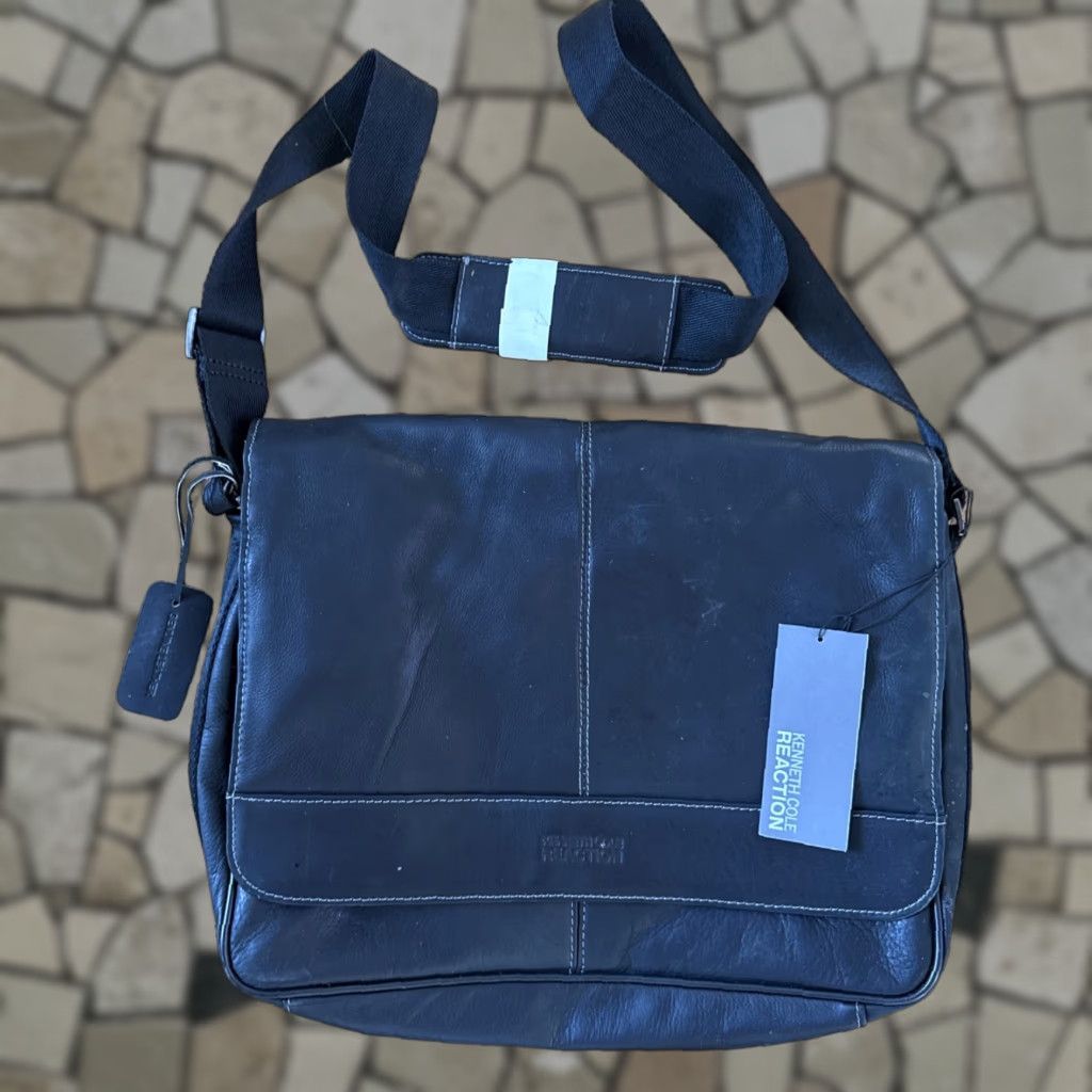 Kenneth Cole Kenneth Cole Reaction Colombian Leather Messenger Bag Dark Brown Medium Mens Leather Bag Size ONE SIZE - 1 Thumbnail