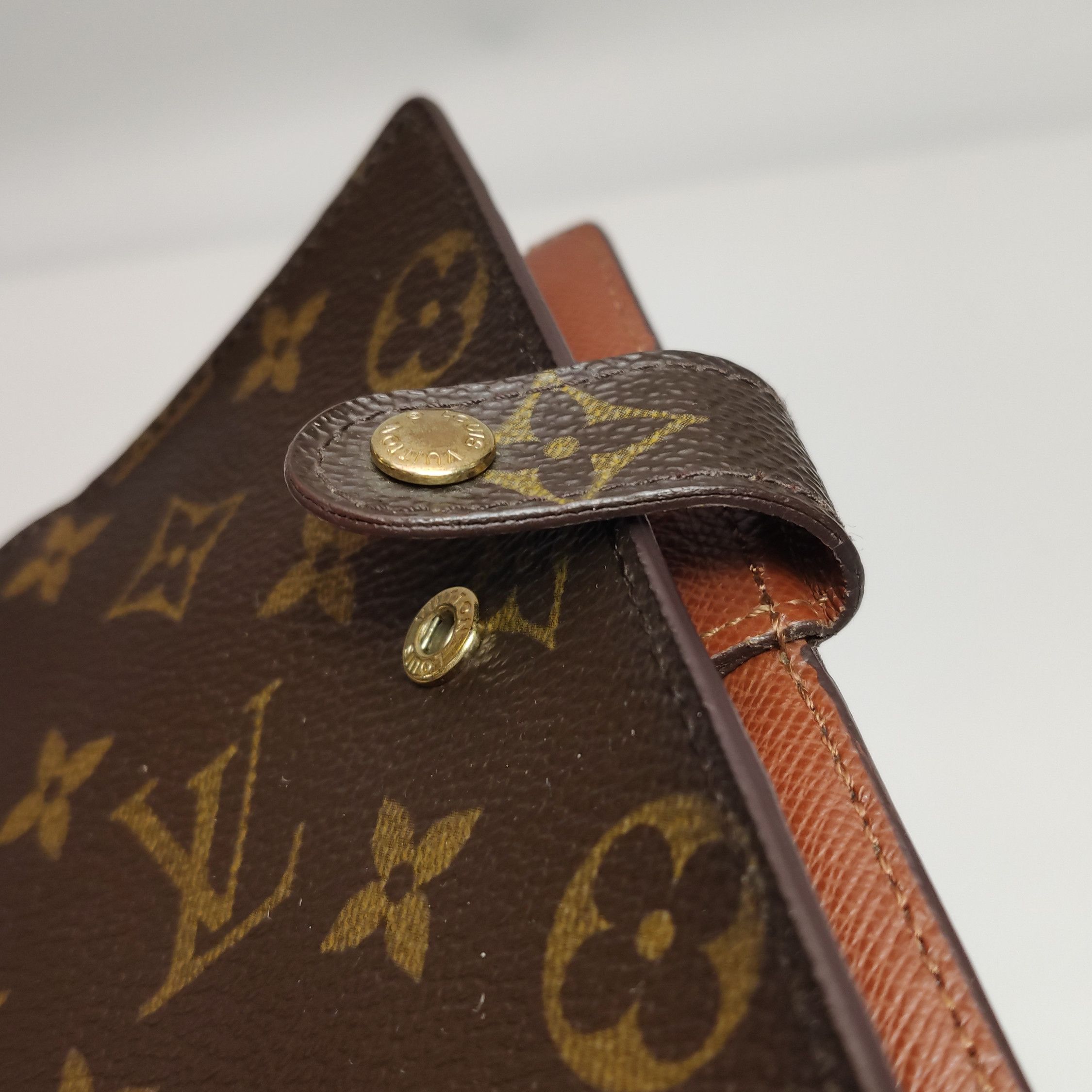 Louis Vuitton Louis Vuitton (LV) Small Monogram Print Vintage Notebook Co Size ONE SIZE - 9 Thumbnail