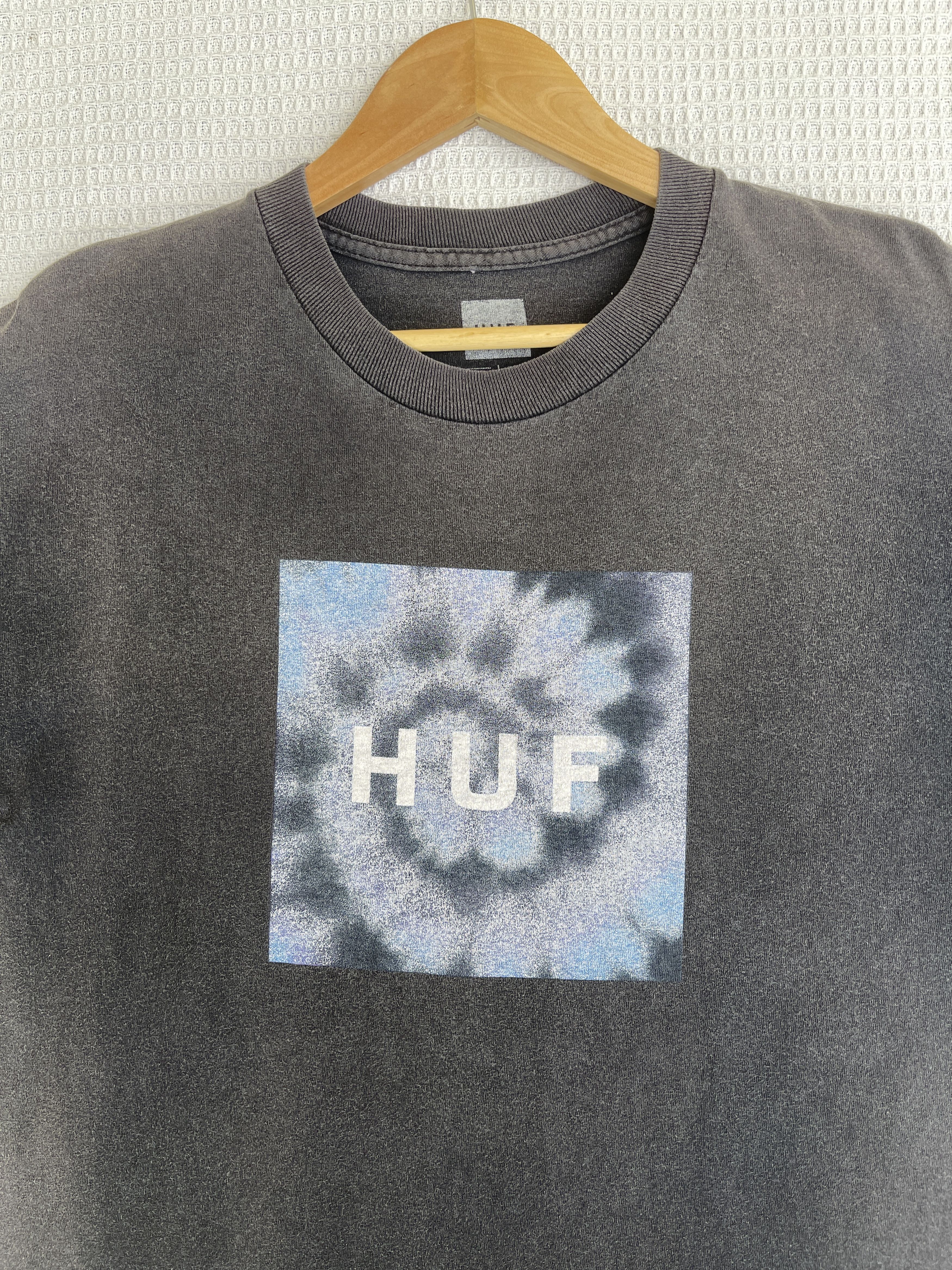 Huf Last Drop🔥Rare🔥Vintage HUF Skateboard Box Logo Sun Faded Tee Size US L / EU 52-54 / 3 - 8 Thumbnail