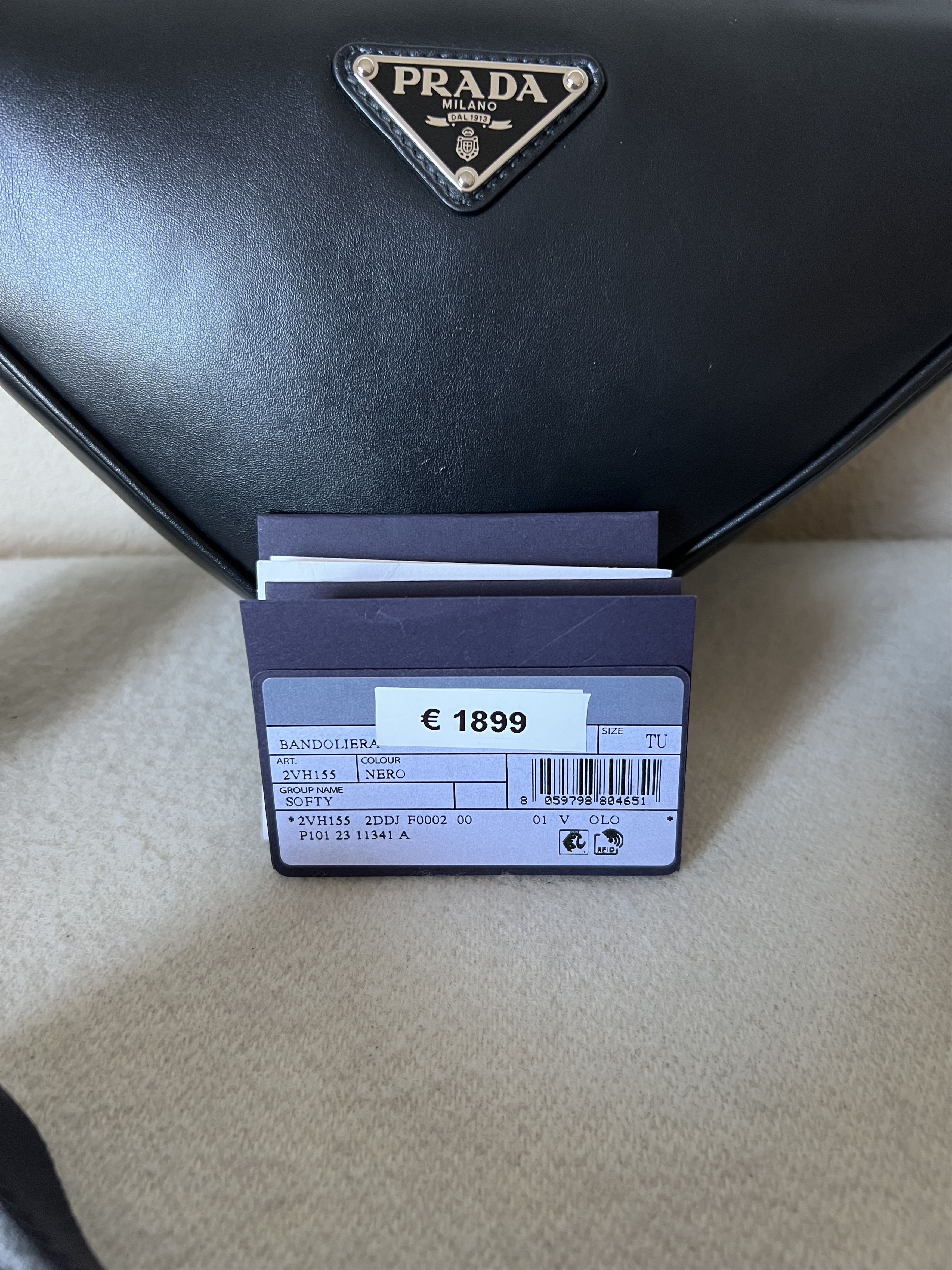 Prada Prada Leather Triangle Crossbody Bag in Black Size ONE SIZE - 9 Thumbnail