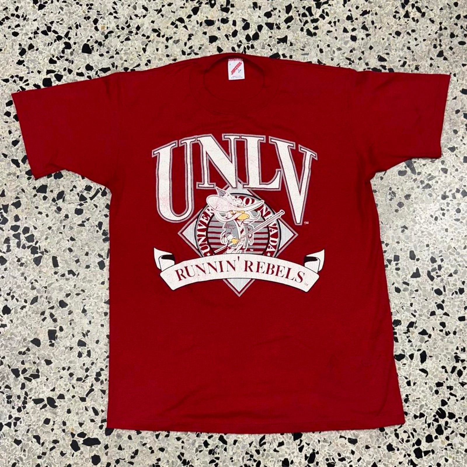 Jerzees × Vintage VINTAGE 90S SINGLE STITCH UNLV RUNNIN’ REBELS TEE: Size US L / EU 52-54 / 3 - 1 Thumbnail