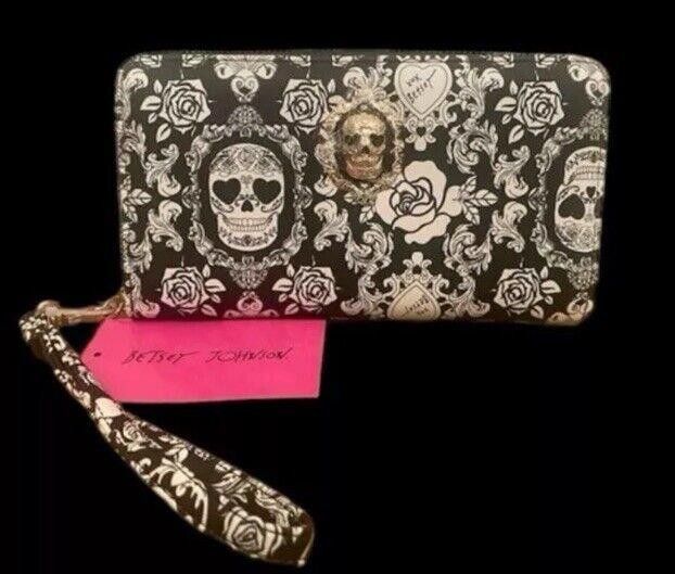 Designer Betsey Johnson Black Zip Wristlet Wallet Skulls Flowers Size ONE SIZE - 1 Thumbnail