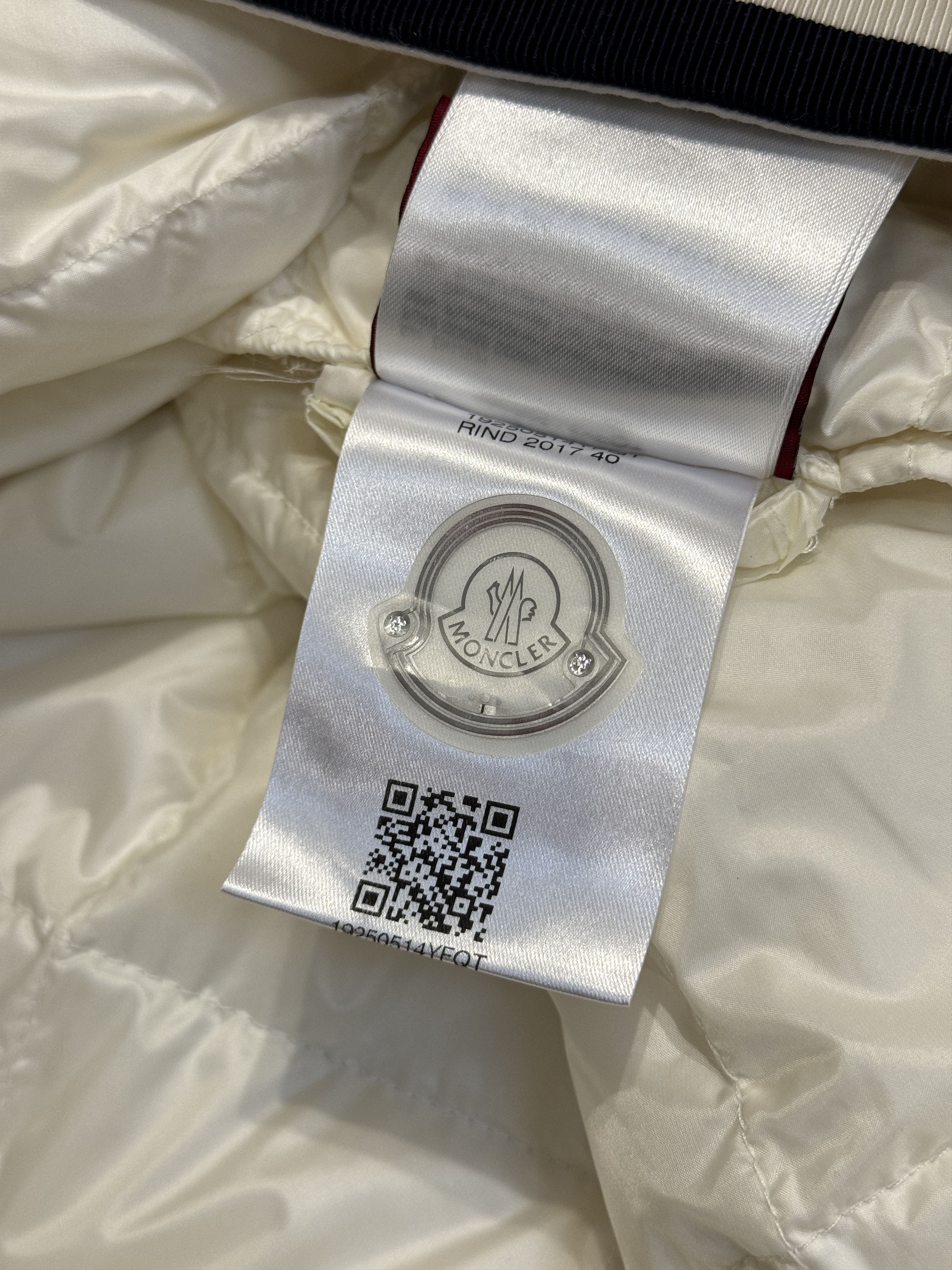 Moncler Moncler Gamme Rouge white puffer coat Size S / US 4 / IT 40 - 9 Thumbnail