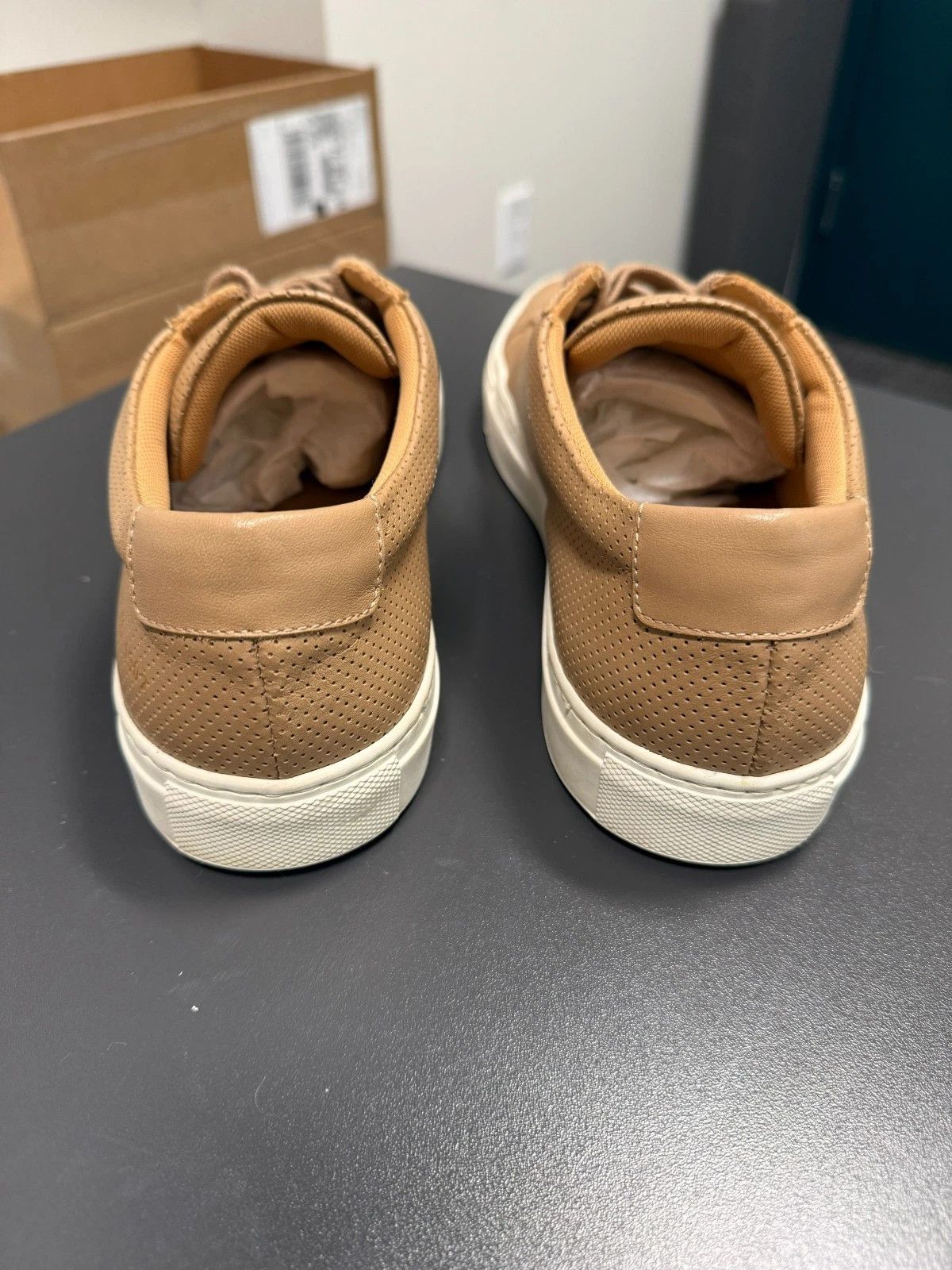 Common Projects Common Projects Achilles Low Perforated Leather Sneakers Size US 7 / EU 40 - 4 Thumbnail