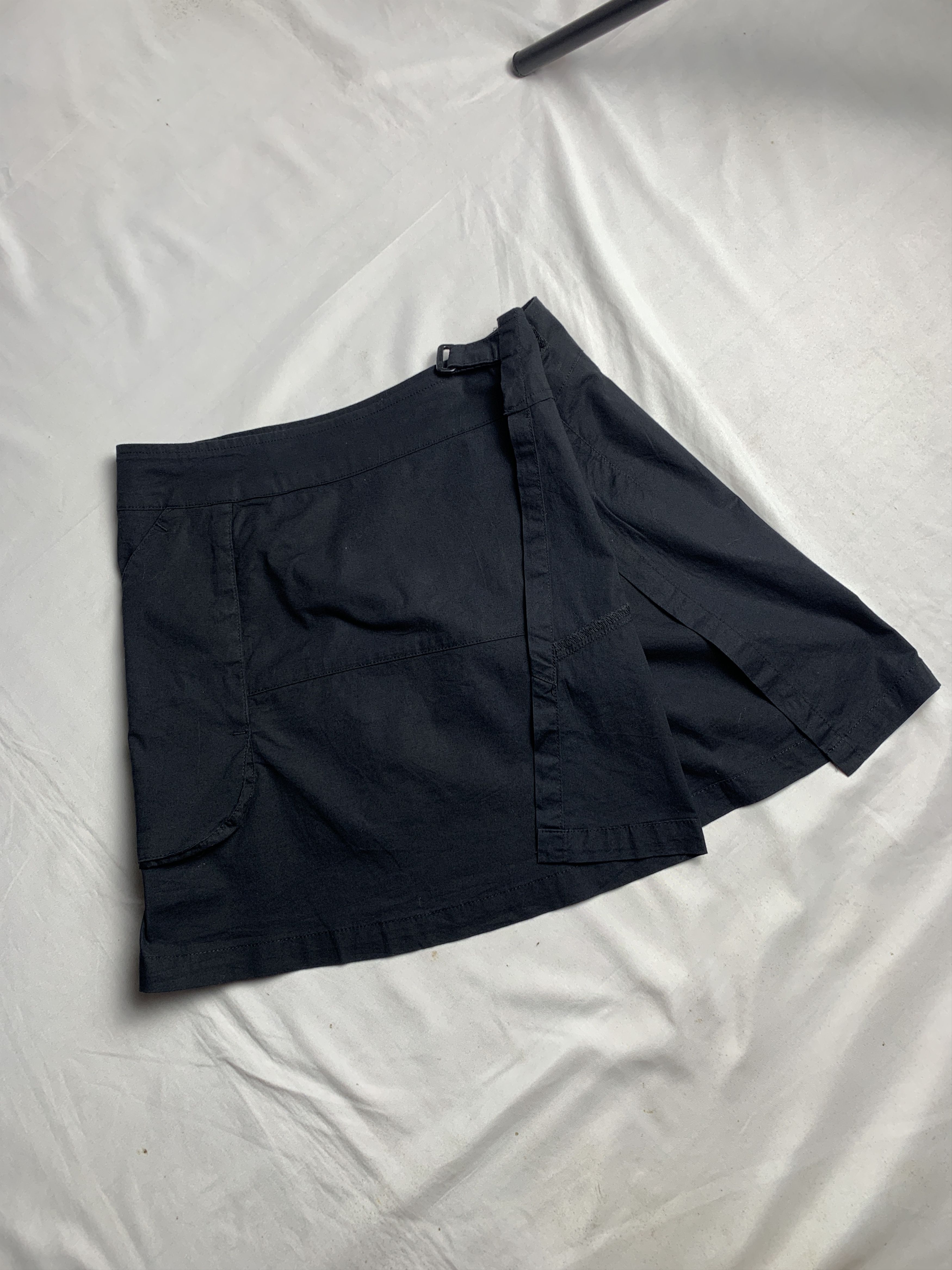 Japanese Brand Quechua Black Pocket Outer Wrapped Skirt (26-33) Size 28" / US 6 / IT 42 - 4 Thumbnail