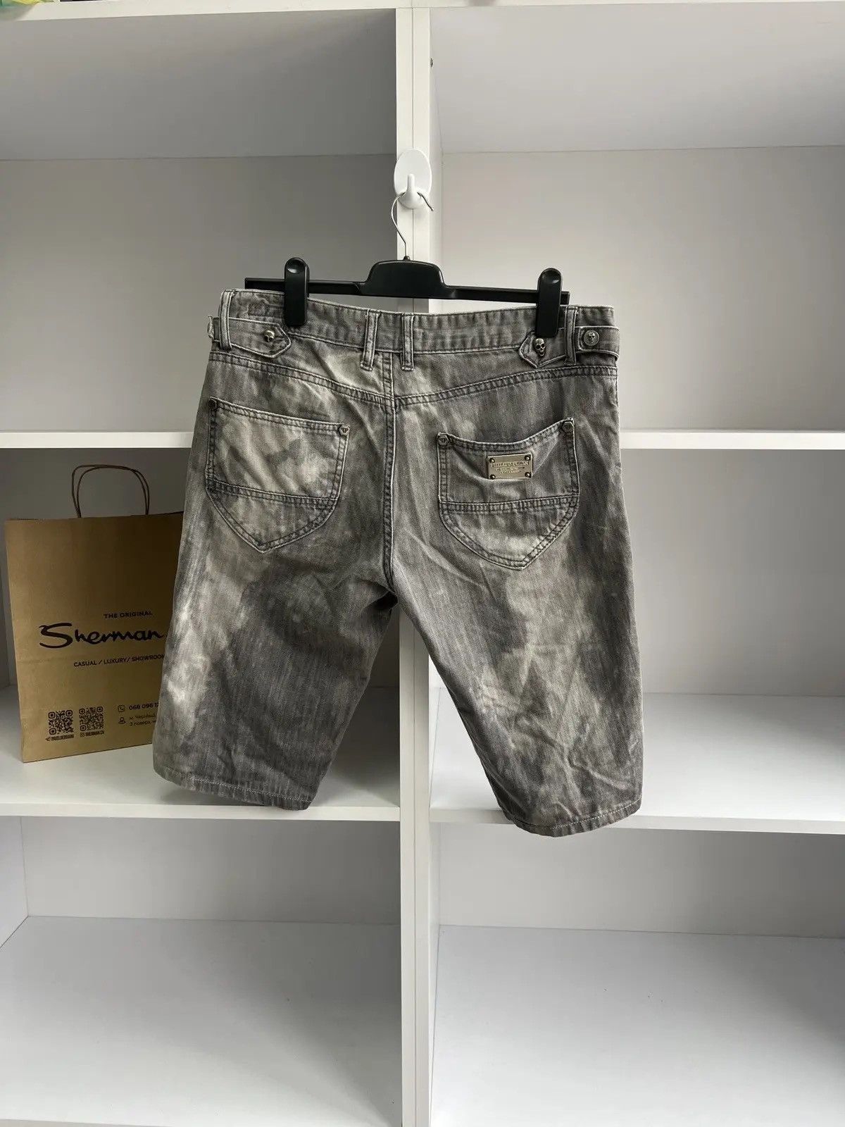 Designer × Philipp Plein × Vintage Vintage Philipp Plein Metal Logo Skull Gray Shorts Size US 34 / EU 50 - 1 Thumbnail