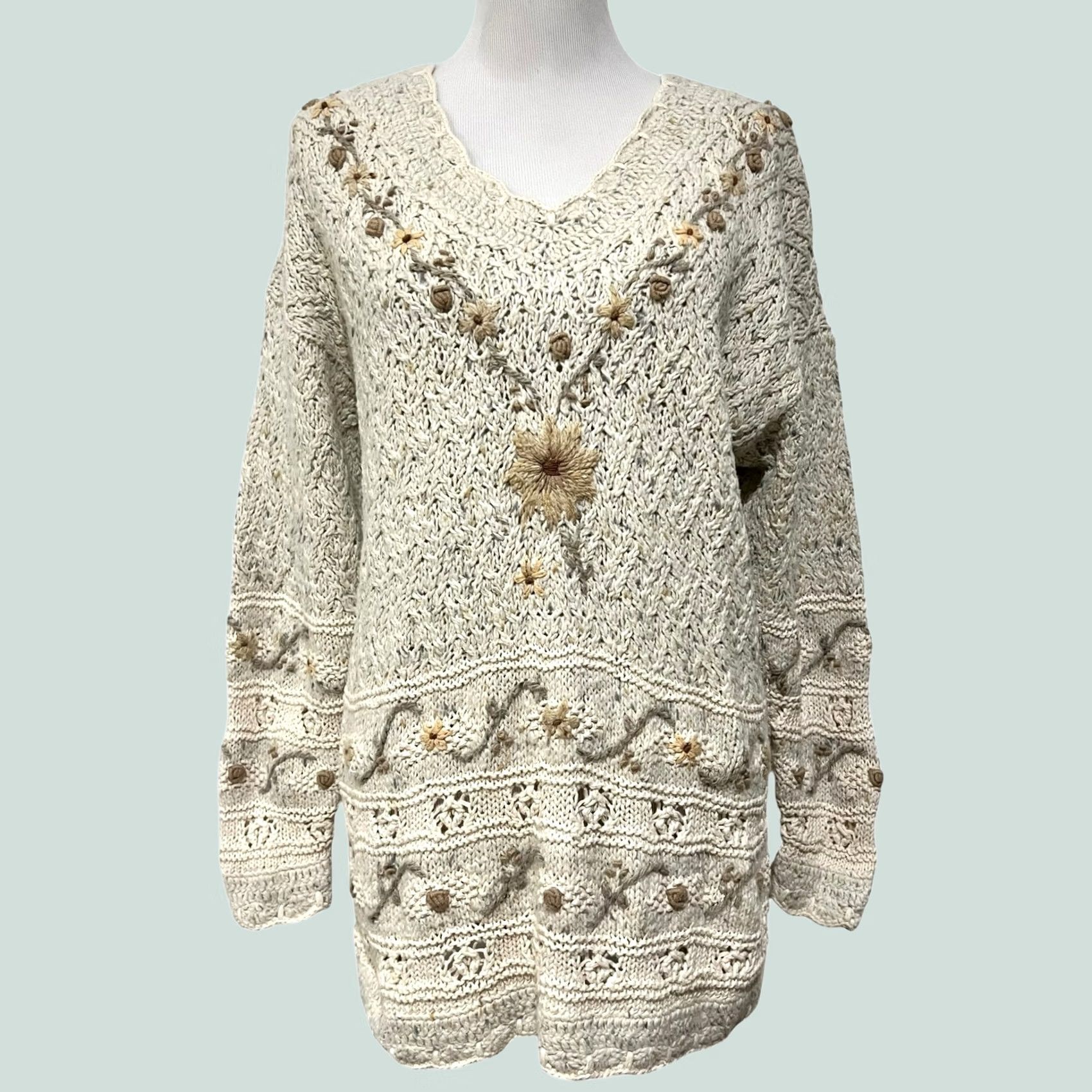 Express VINTAGE Express Sweater Shirt Womens Small Cream Floral Embroidered Sunflower Cottagecore 90s Knit Pullover Long Sleeve V-Neck Size S / US 4 / IT 40 - 1 Thumbnail