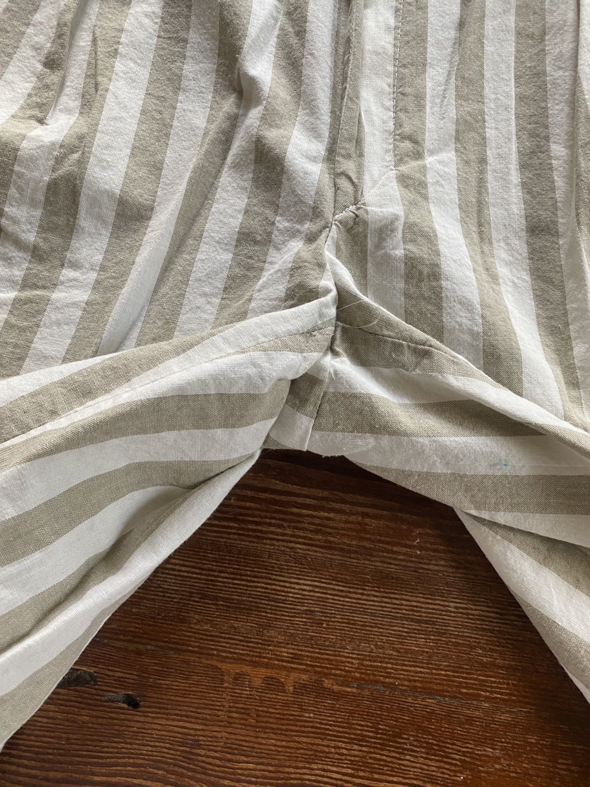 Vintage Vintage 80’s Beige & White Vertical Stripes Pleated Shorts Size US 34 / EU 50 - 3 Thumbnail