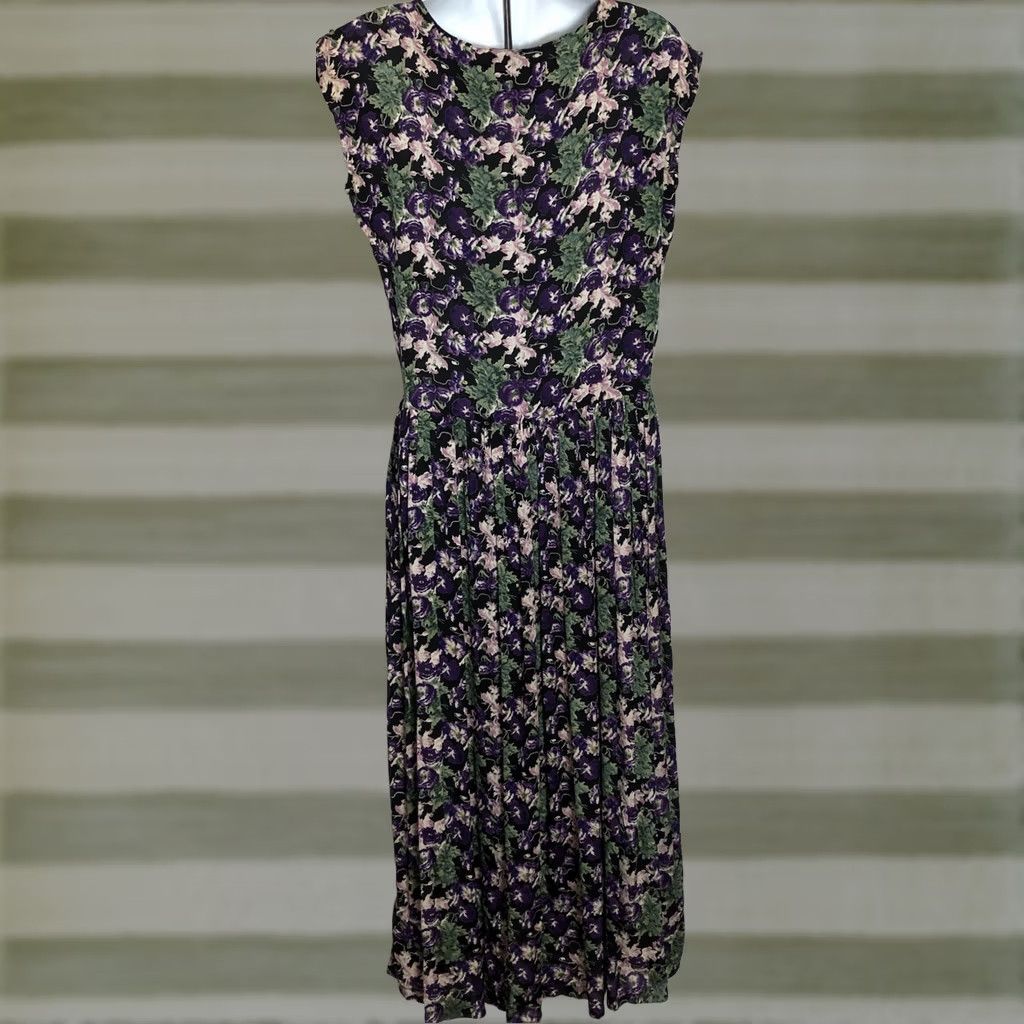 Vintage VINTAGE Paris Maxi dress Purple 7 floral Ruffle Ruched sleeve Garden Tea cottage Dress Ladies Purple Floral 80s Vintage Size M / US 6-8 / IT 42-44 - 1 Thumbnail