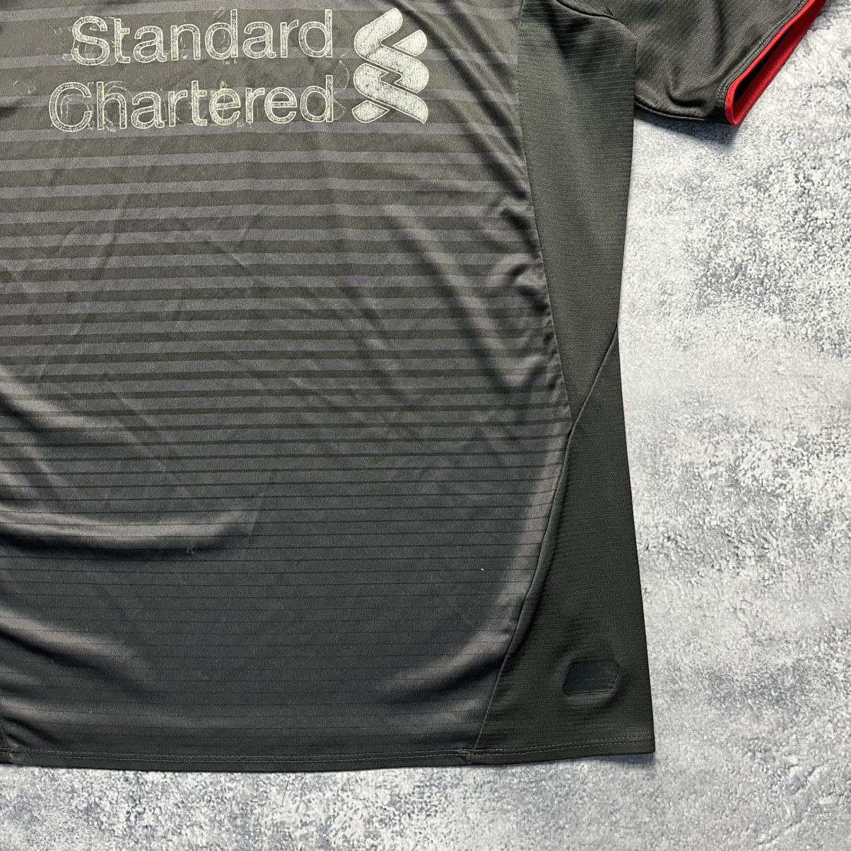 New Balance Vintage New Balance Liverpool 2015/2016 Away Soccer Jersey Size US M / EU 48-50 / 2 - 8 Thumbnail