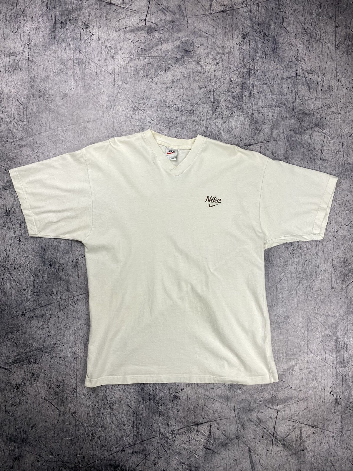 Nike × Vintage Vintage Nike Logo Minimal Swoosh Tee Size L Size US L / EU 52-54 / 3 - 2 Thumbnail