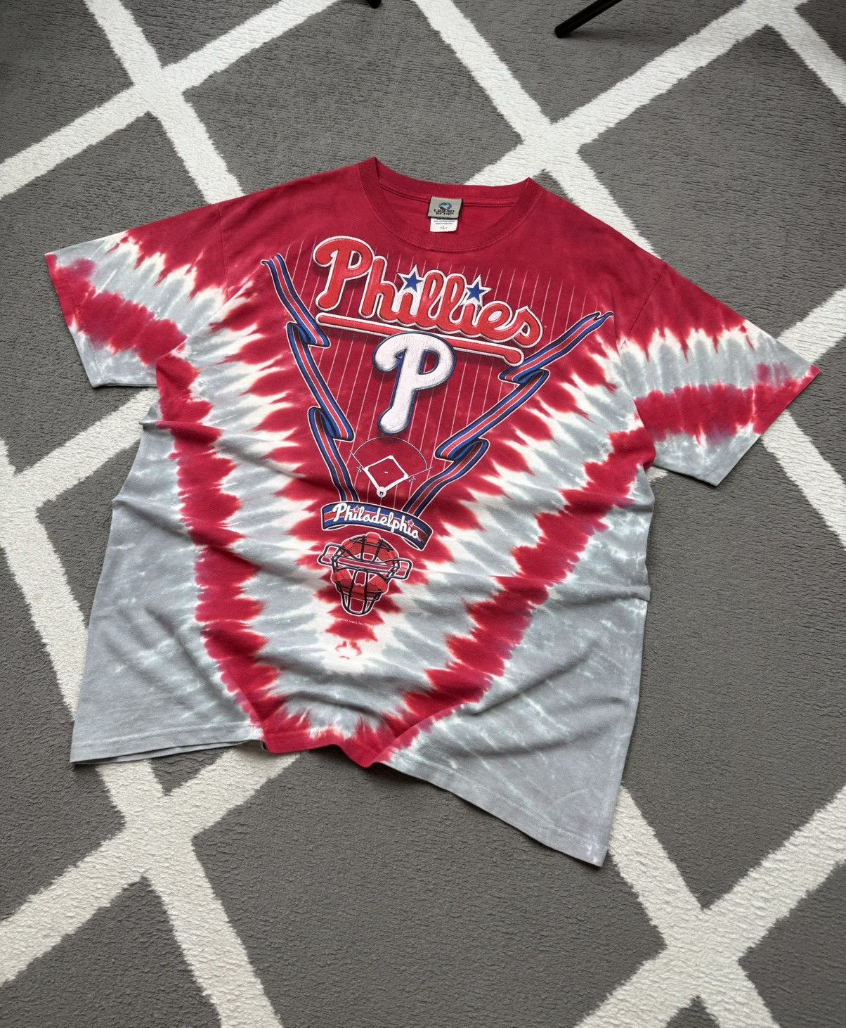 Liquid Blue Vintage Liquid Blue x MLB Philadelphia Phillies mens T-shirt Size US L / EU 52-54 / 3 - 4 Thumbnail