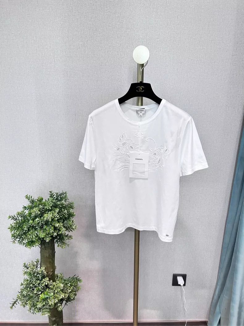 Chanel Chanel 22 Peace Pigeon Short Sleeve Size XS / US 0-2 / IT 36-38 - 1 Thumbnail