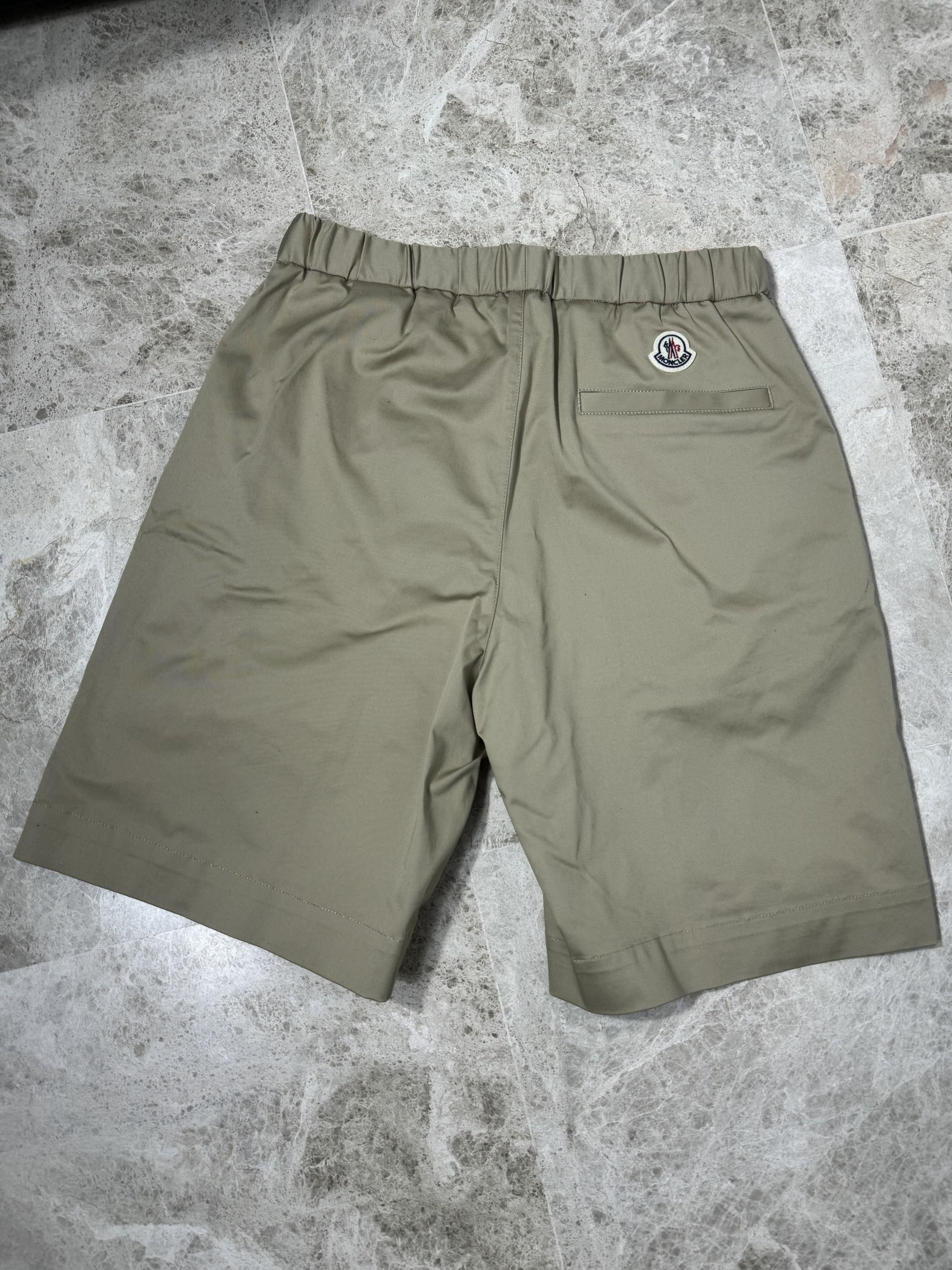 Moncler Moncler Bermuda Shorts Size US 30 / EU 46 - 2 Thumbnail