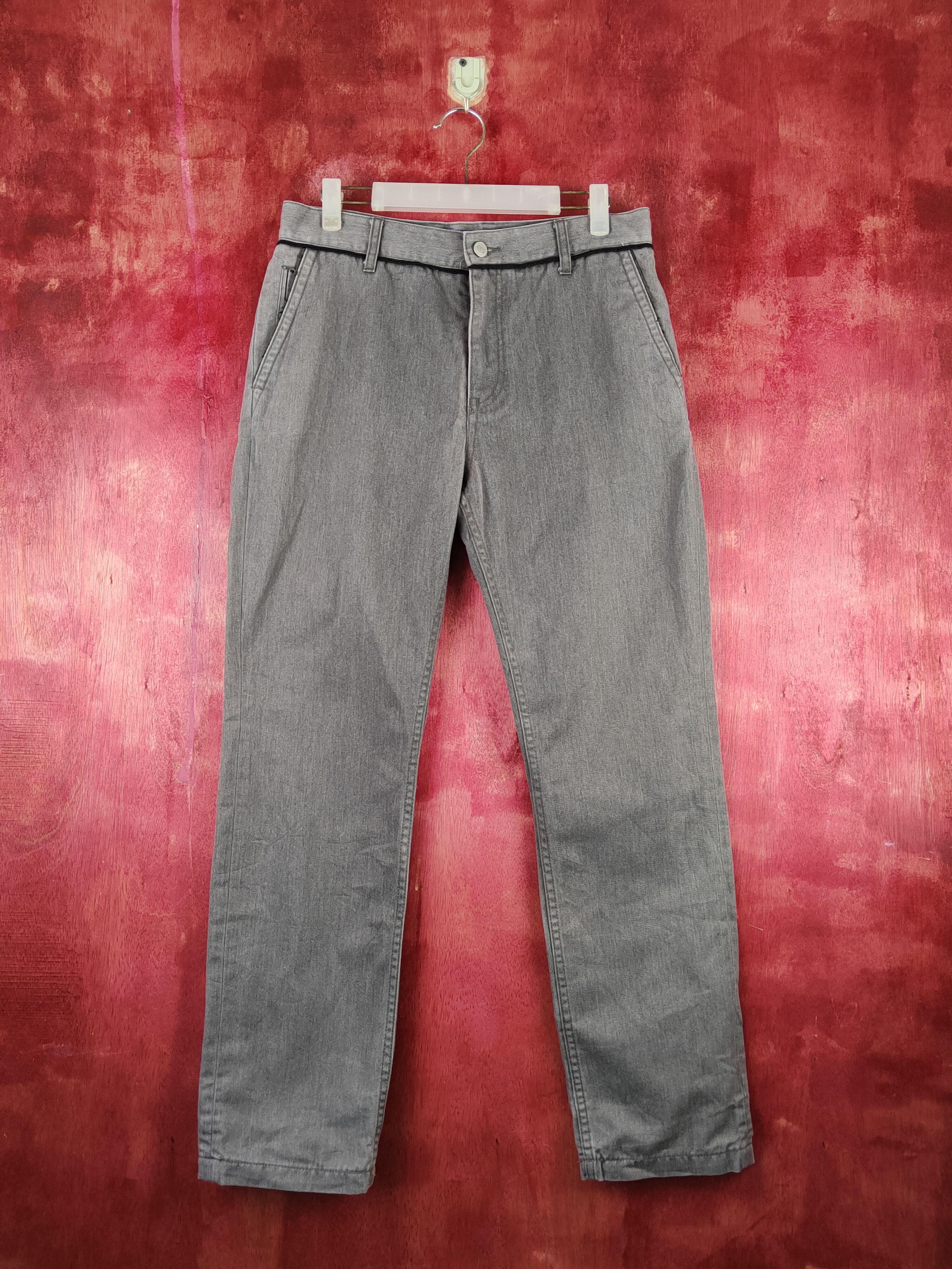 image of Vintage Walter & Barnes-Confirm Gray Faded Casual Pants S1462 in Grey, Women's (Size 31)