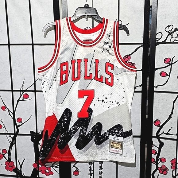 Mitchell & Ness Chicago Bulls Throwback Jersey Tony Kukoc Medium NWT Size US M / EU 48-50 / 2 - 1 Thumbnail