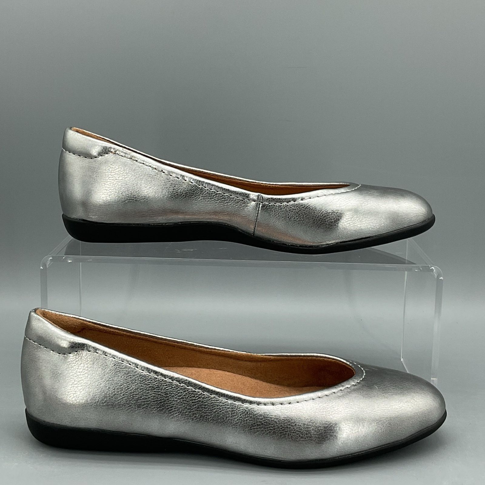 Other NEW Naturalizer Women’s Vivienne Ballet Flats Pewter Size 6M Size US 6 / IT 36 - 1 Thumbnail