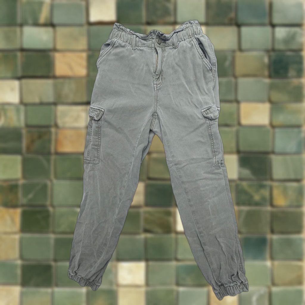 American Eagle Outfitters American Eagle Cargo Pants Womens 0 Green Lyocell Jogger Short Relaxed Army Size 25" / US 0 / IT 36 - 1 Thumbnail
