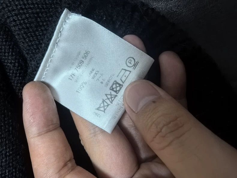 Givenchy Givenchy Classic Knit Sweater, Size M Size US M / EU 48-50 / 2 - 7 Thumbnail