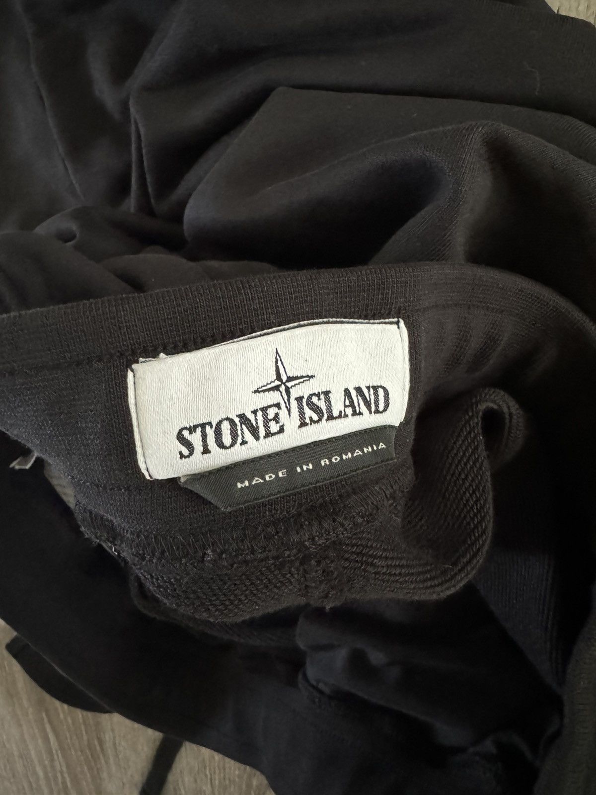 Stone Island STONE ISLAND SWEAT SHORTS Size US 34 / EU 50 - 4 Thumbnail