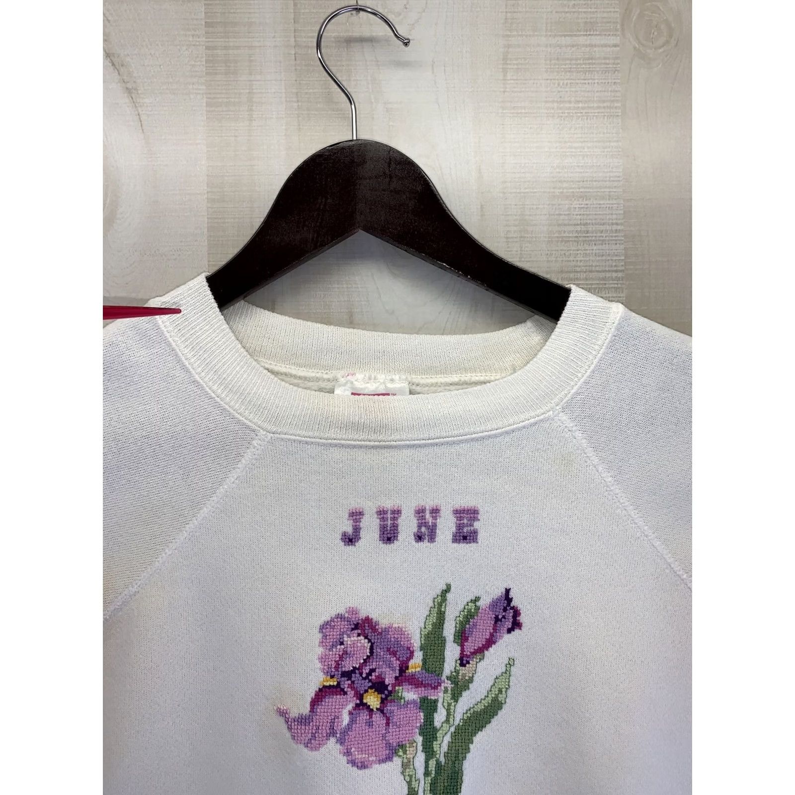 Hanes VINTAGE Hanes Her Way Needle Point Embroidered June Floral Print Sweatshirt L Womens Ivy Size L / US 10 / IT 46 - 7 Thumbnail