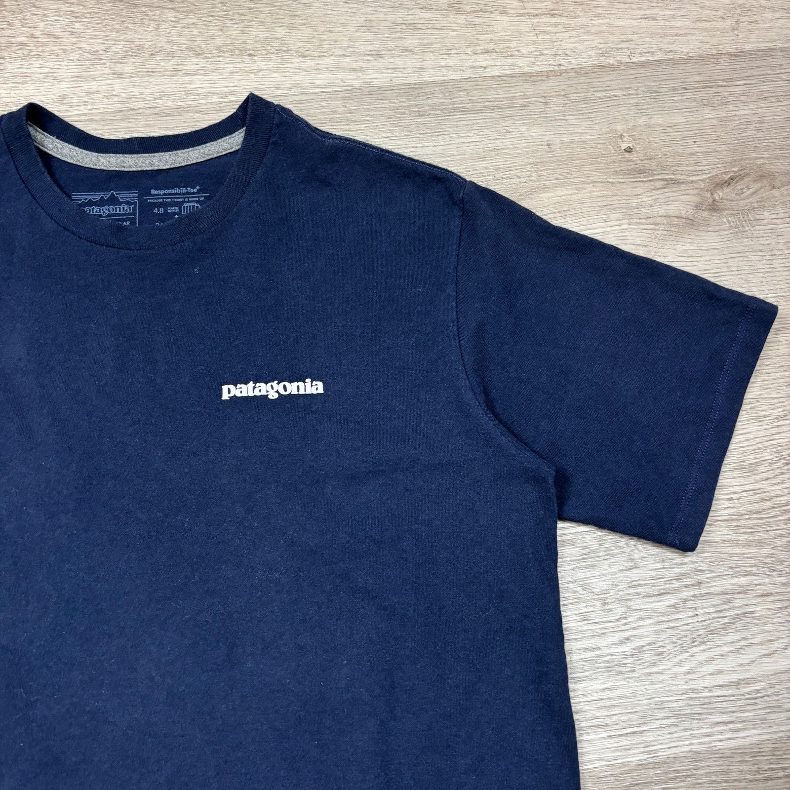 Patagonia Patagonia P-6 Logo Regular Fit Responsibili-tee Shirt Mens S Size US S / EU 44-46 / 1 - 4 Thumbnail