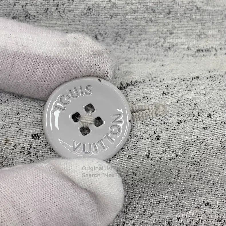 Louis Vuitton Louis Vuitton Off-white marbled lapel single-breasted long Size US S / EU 44-46 / 1 - 9 Thumbnail