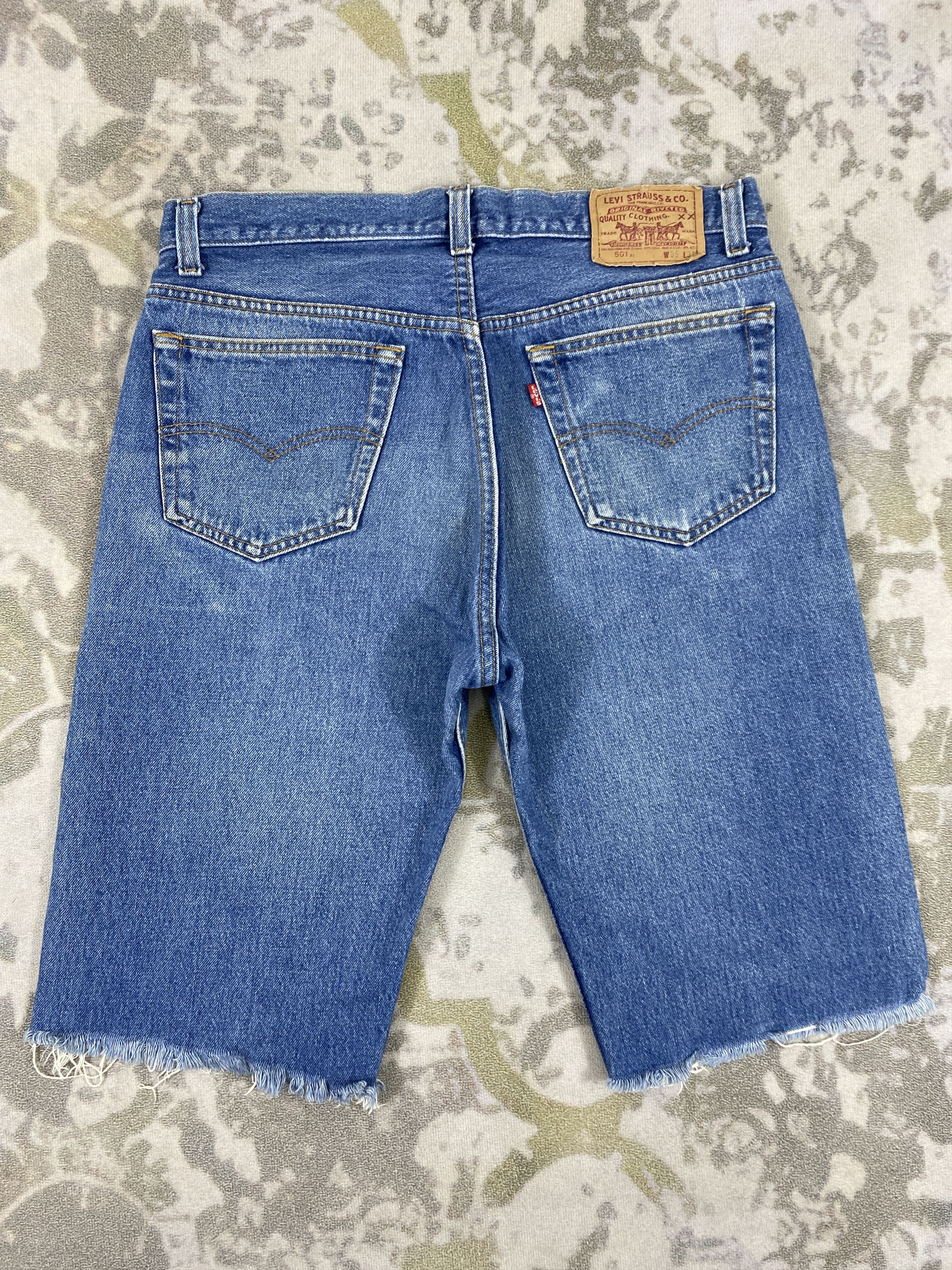 Levi's Distressed Vintage Levi's 501 Short Denim Jeans 33x12-JN3530 Size US 33 - 2 Thumbnail