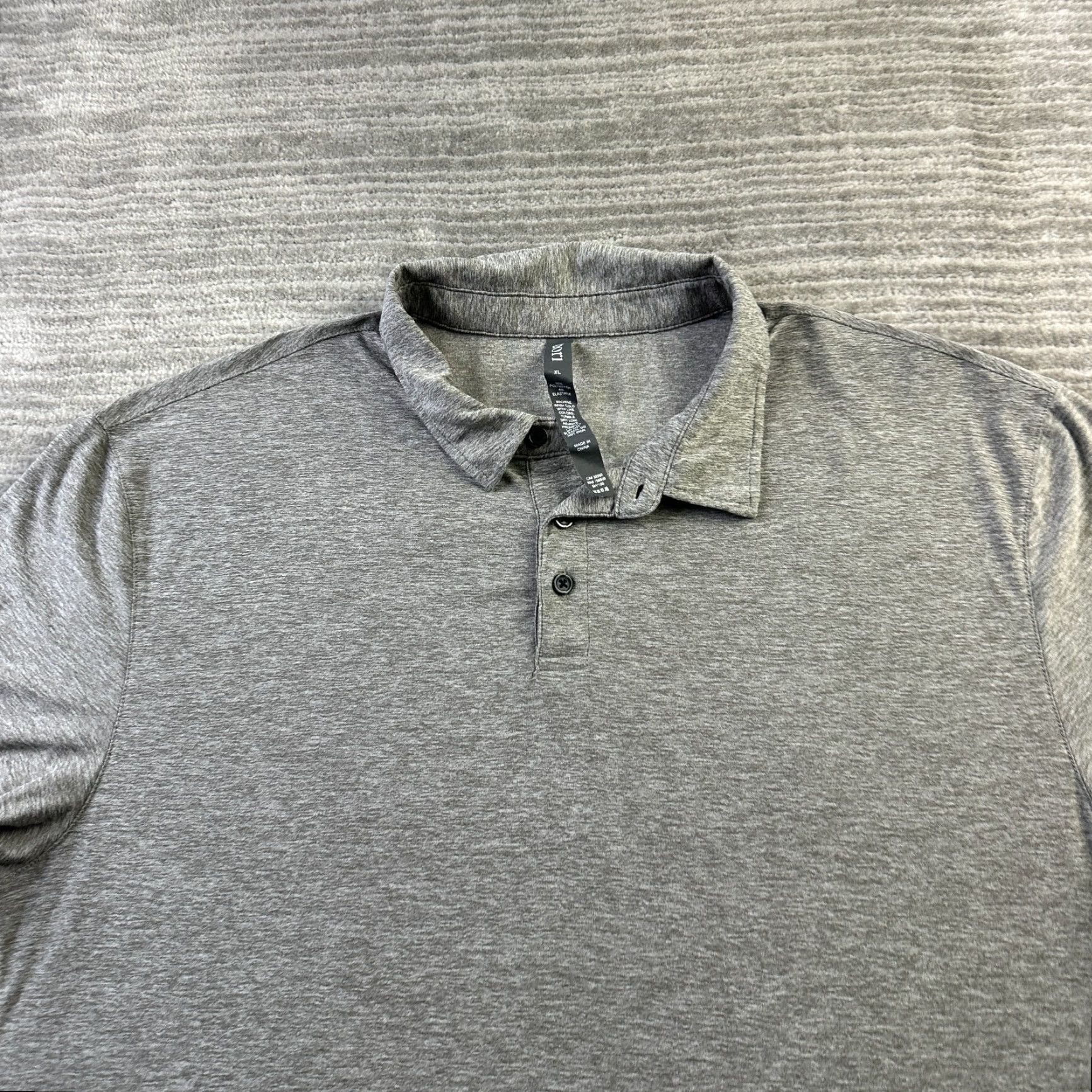 Vuori Vuori Polo Shirt Mens XL Gray Heather Strato Tech Polo Shirt Embroidered Logo Vuori Card? Size US XL / EU 56 / 4 - 3 Thumbnail