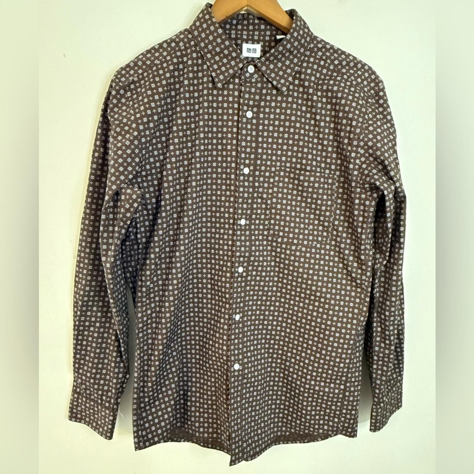 Uniqlo Uniqlo brown button up shirt blue white floral pattern SZ M Size US M / EU 48-50 / 2 - 1 Thumbnail