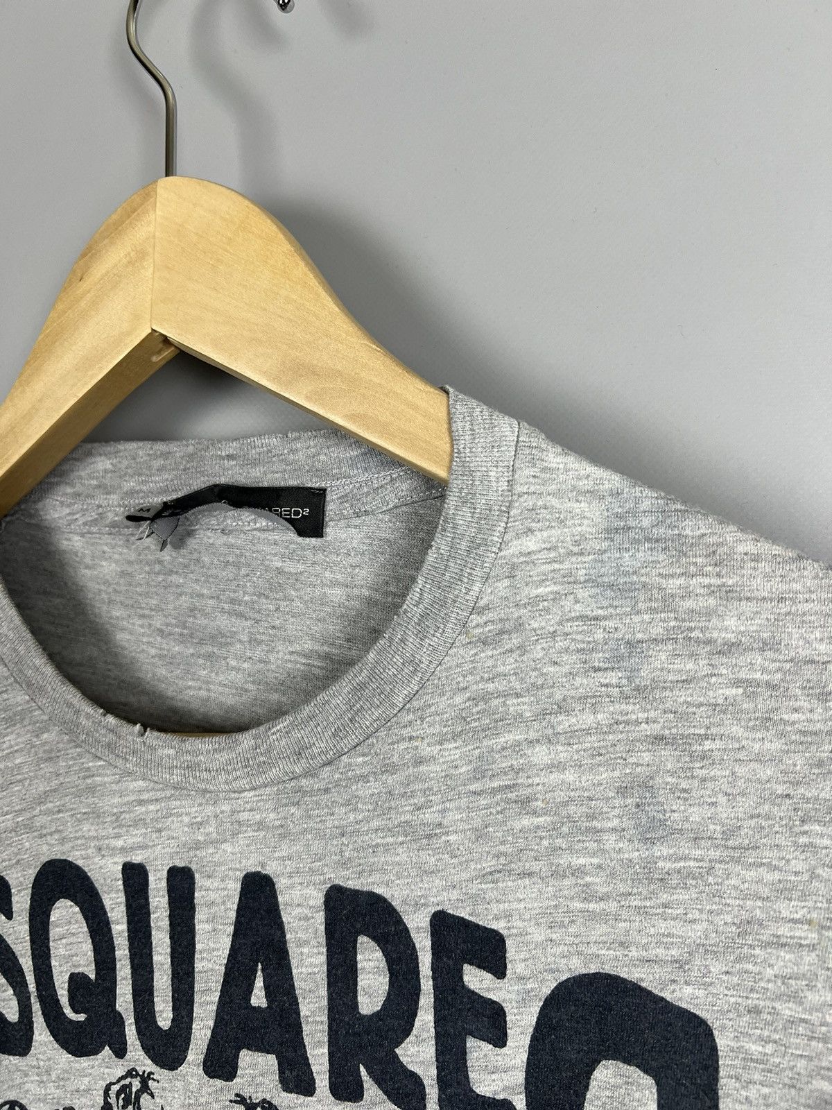 Dsquared2 S-M Dsquared2 DeanDan Survival Of The Tuffest Distressed Tee Size US S / EU 44-46 / 1 - 3 Thumbnail