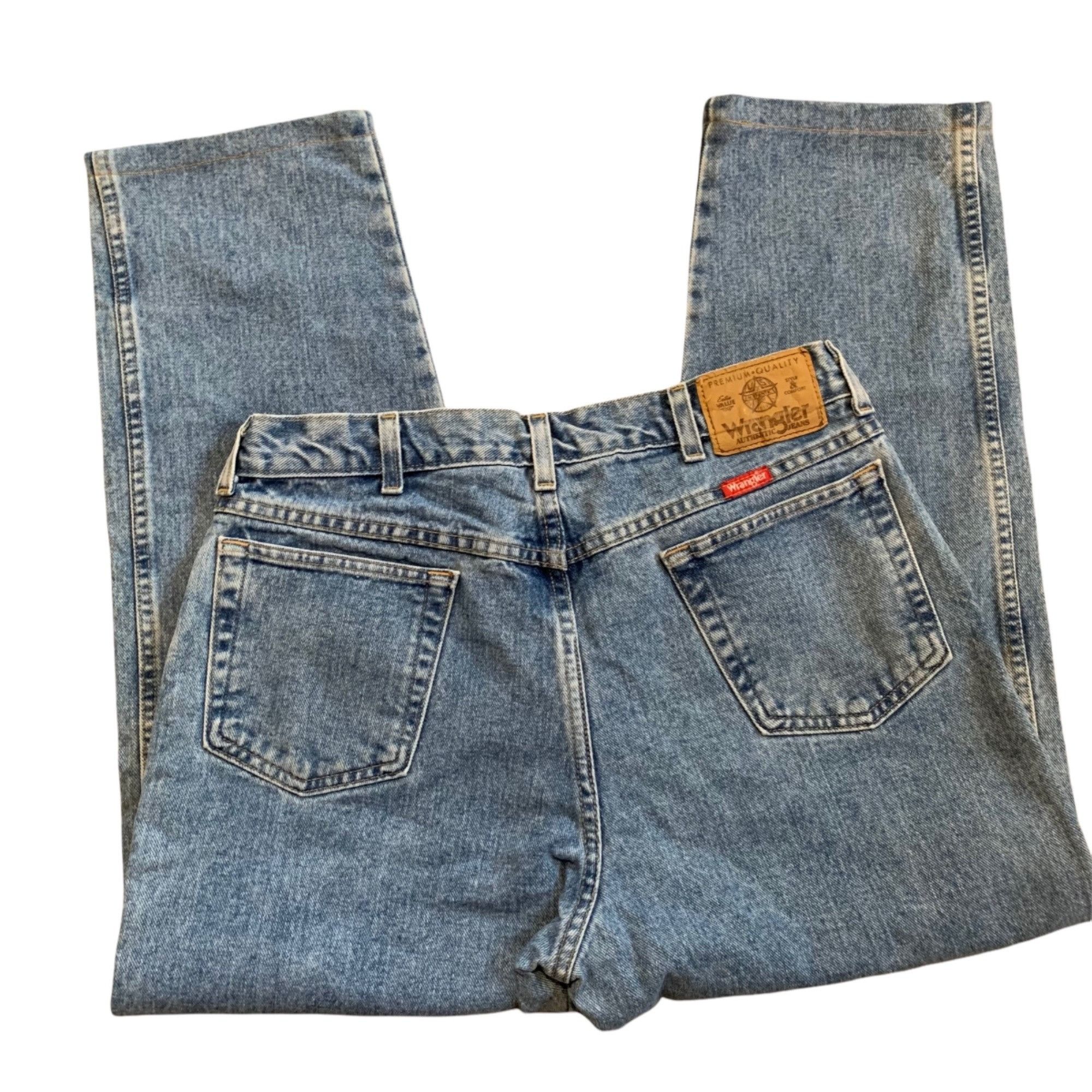 Vintage Vintage Wrangler Light Wash Relaxed Denim Jeans 34 x 30 USA Size US 34 / EU 50 - 2 Thumbnail