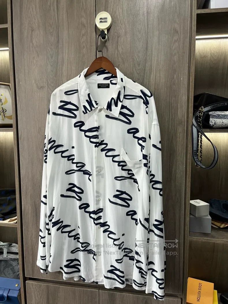 Balenciaga Balenciaga Black and white letter logo shirt Size US S / EU 44-46 / 1 - 6 Thumbnail