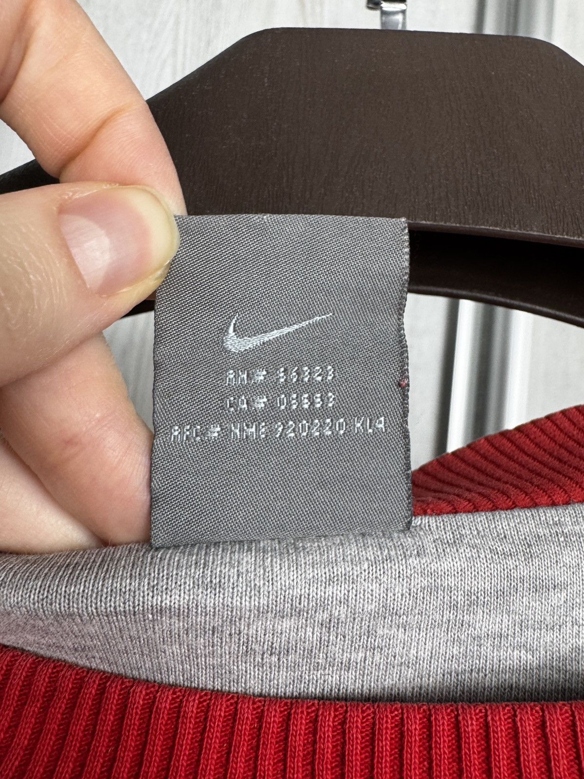 Nike Nike vintage y2k red basic solo swoosh sweatshirt size M Size US M / EU 48-50 / 2 - 8 Thumbnail