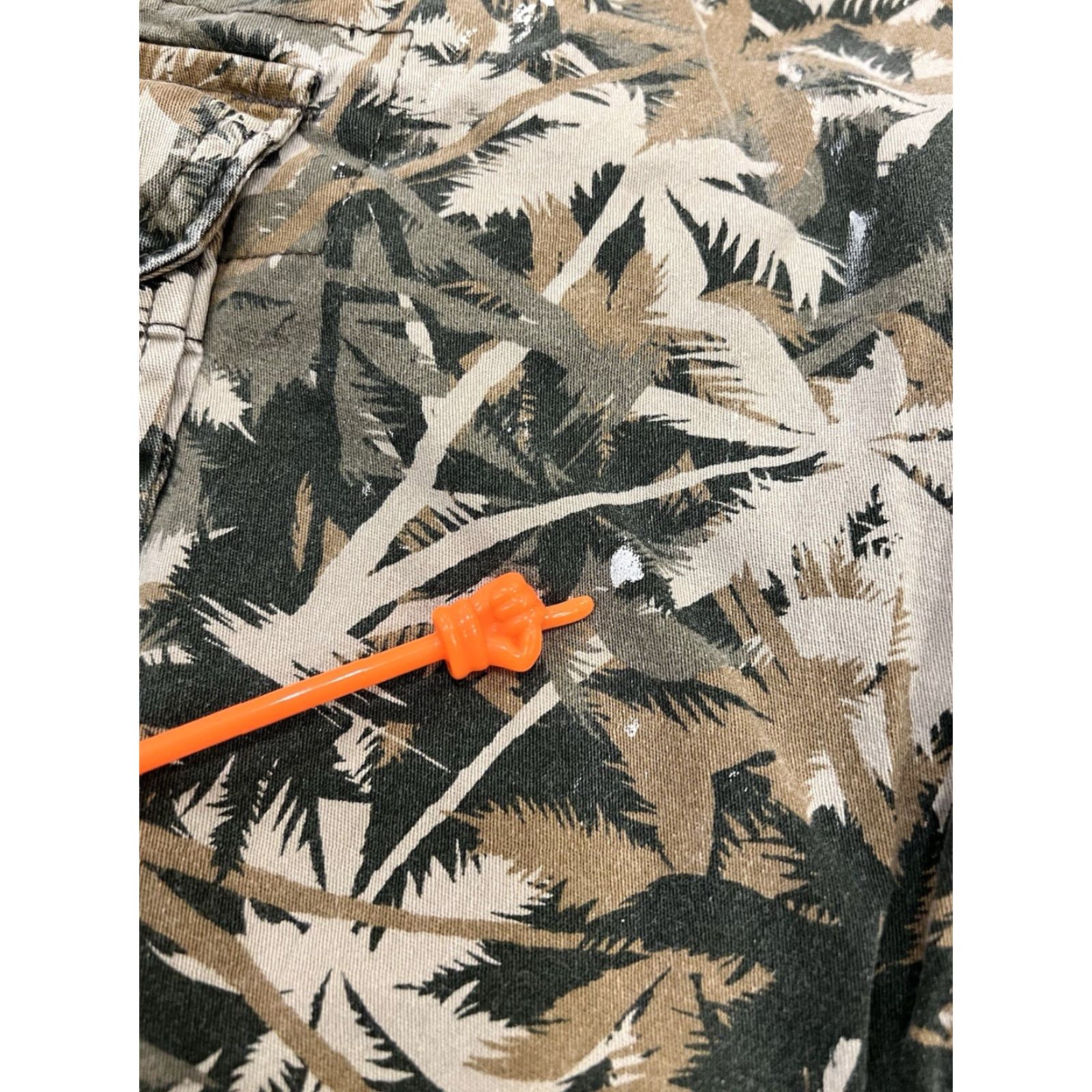 Vintage Roebuck & Co. Men Cargo Shorts Palm Tree Camo 36 Green 11" Inseam 90s Outdoor Palm Trees Cargo Pocket Regular Mens Size US 36 / EU 52 - 6 Thumbnail