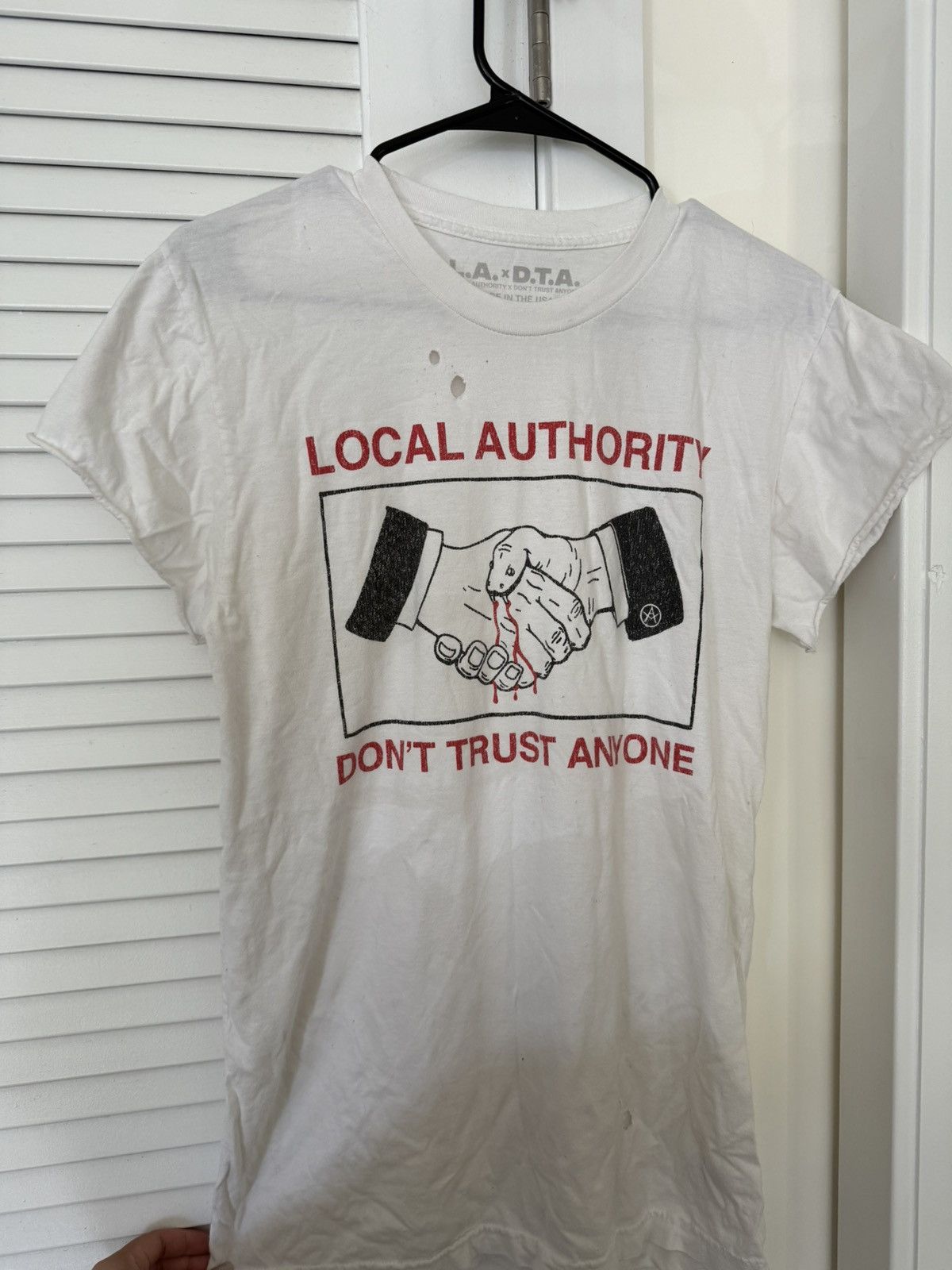 Local Authority ptyrxx LOCAL AUTHORITY White Snake Shake Don't Trust Anyone Size US S / EU 44-46 / 1 - 1 Thumbnail