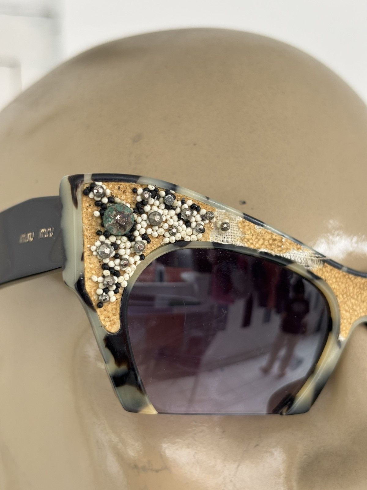 Miu Miu Embellished Cat-Eye Sunglasses Size ONE SIZE - 9 Thumbnail