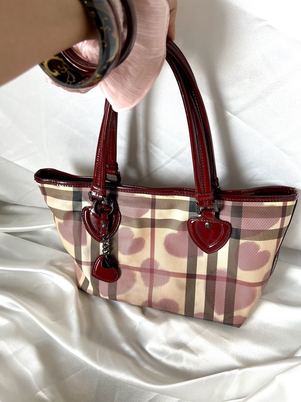 Burberry Burberry Heart Check Tote – Burgundy Red Size ONE SIZE - 1 Thumbnail