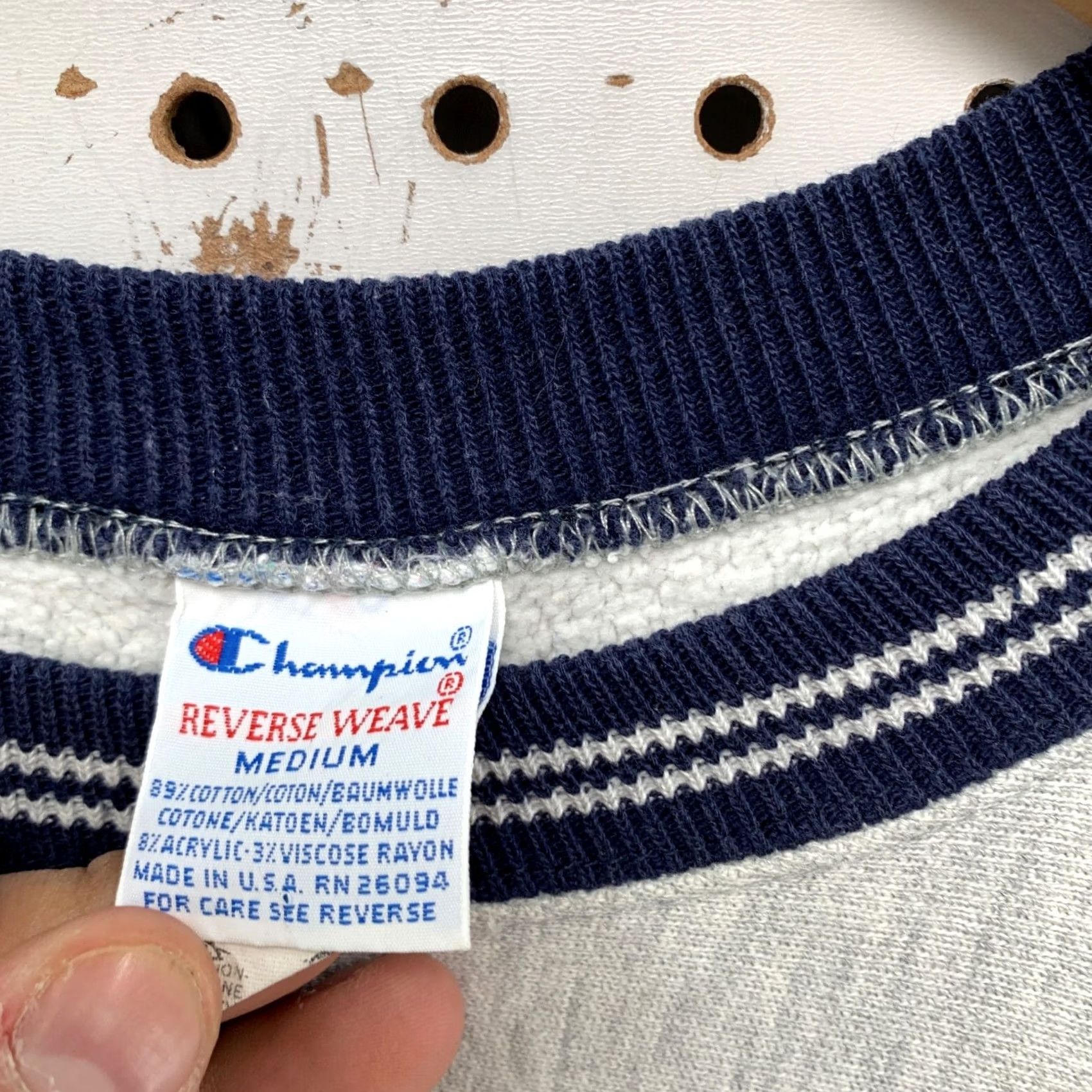 Champion VINTAGE Champion Reverse Weave Sweatshirt Mens M Gray 90s Wisconsin USA 19x27 Size US M / EU 48-50 / 2 - 4 Thumbnail