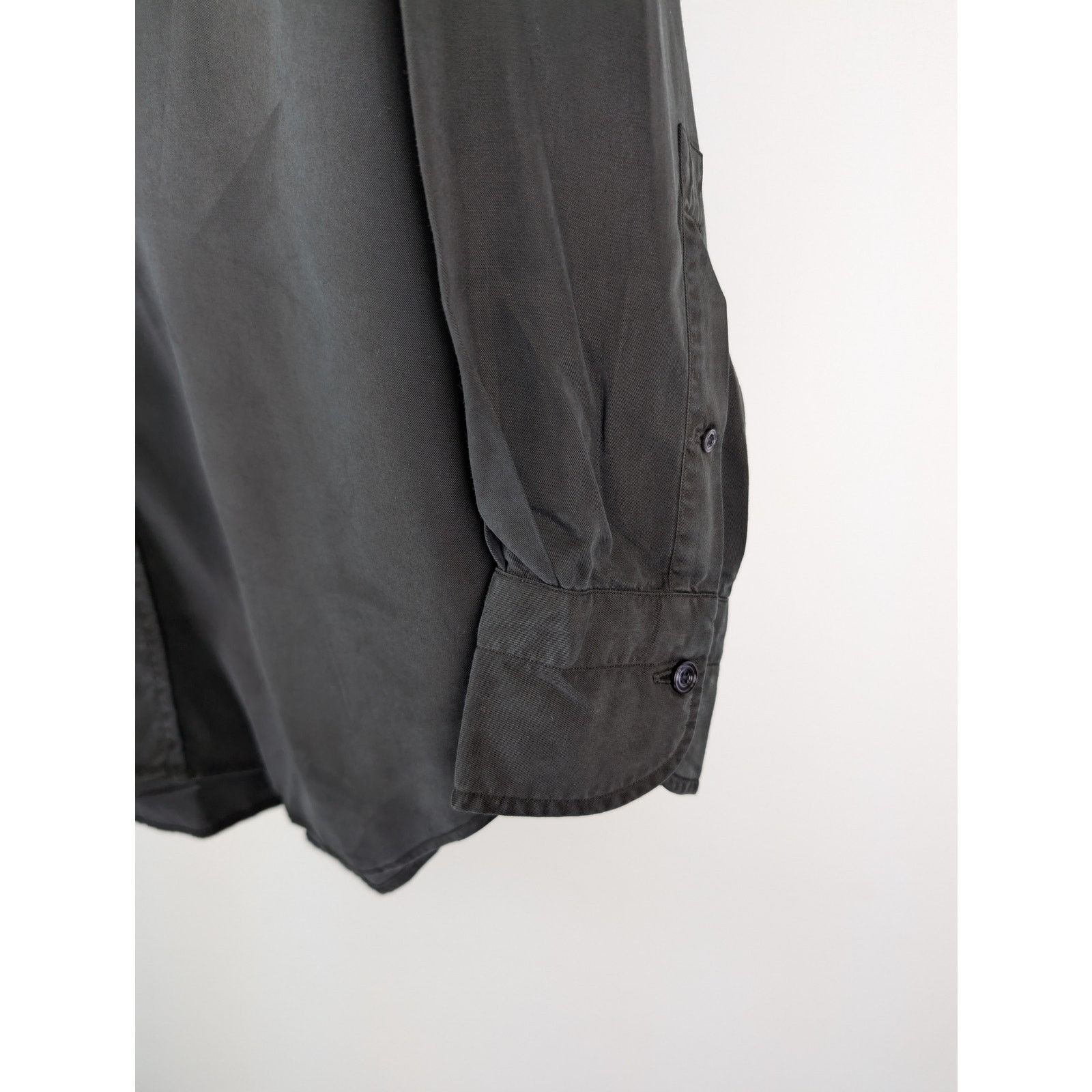 o1rshd1 Button Up Shirt in Black