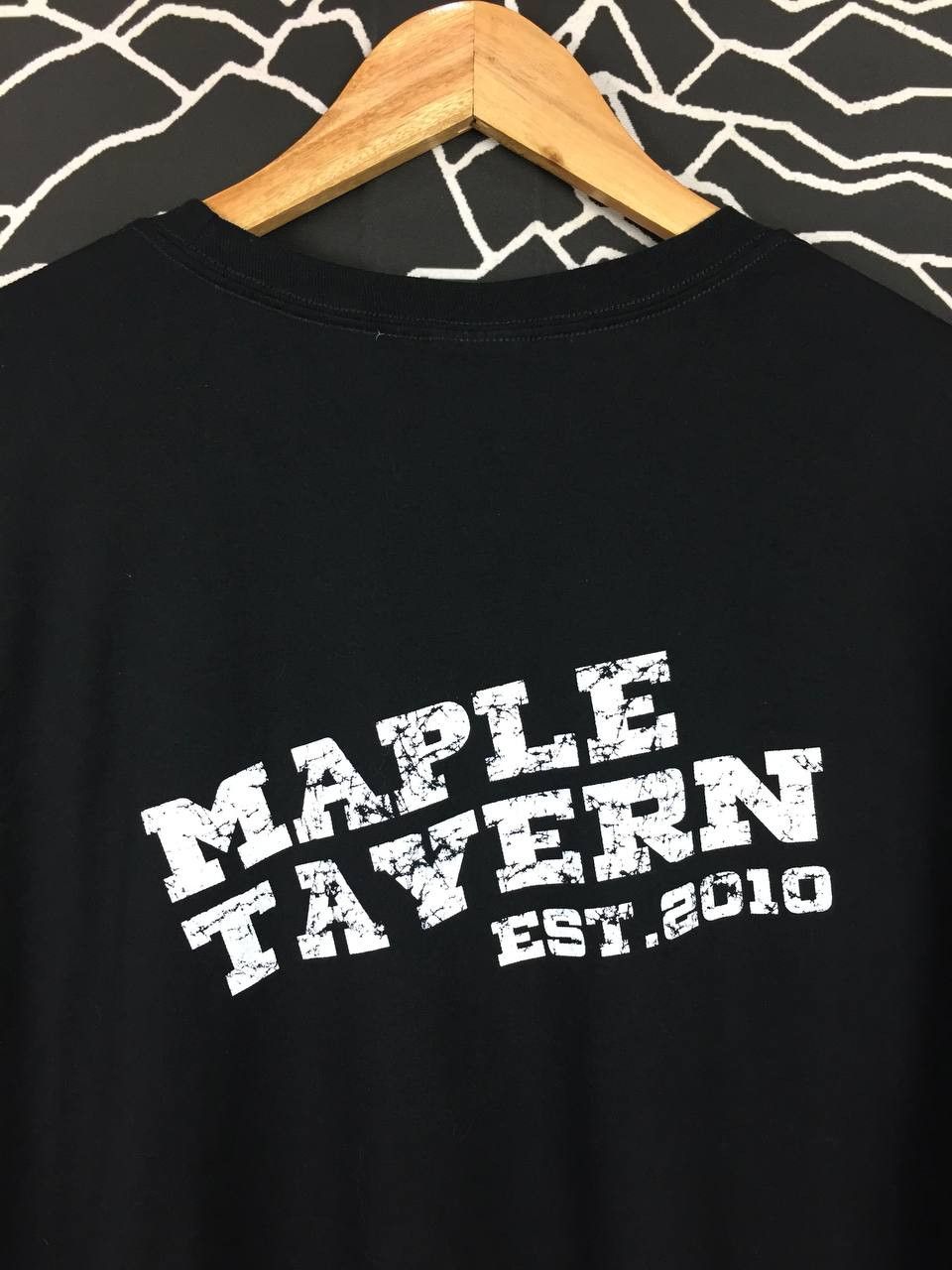 Vintage Vtg Maple Tavern Do Not Finger Your Cup Hole Funny Humor Tee Size US XXL / EU 58 / 5 - 5 Thumbnail