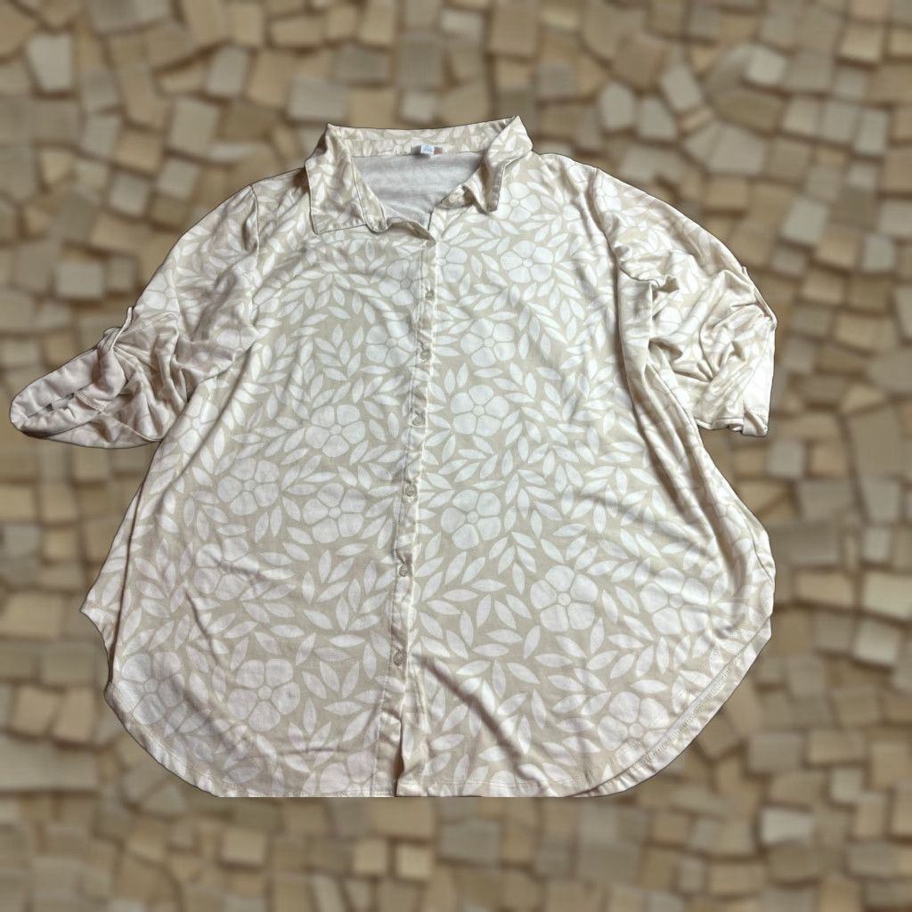 Vintage LuLaRoe Shirt Women's Size XL Tan White Floral 3/4 Sleeve Size XL / US 12-14 / IT 48-50 - 1 Thumbnail