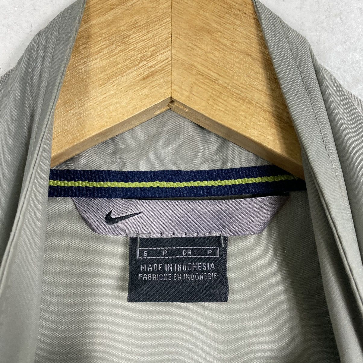 Nike VINTAGE NIKE ZIPPER LIGHT JACKET Size US M / EU 48-50 / 2 - 11 Thumbnail
