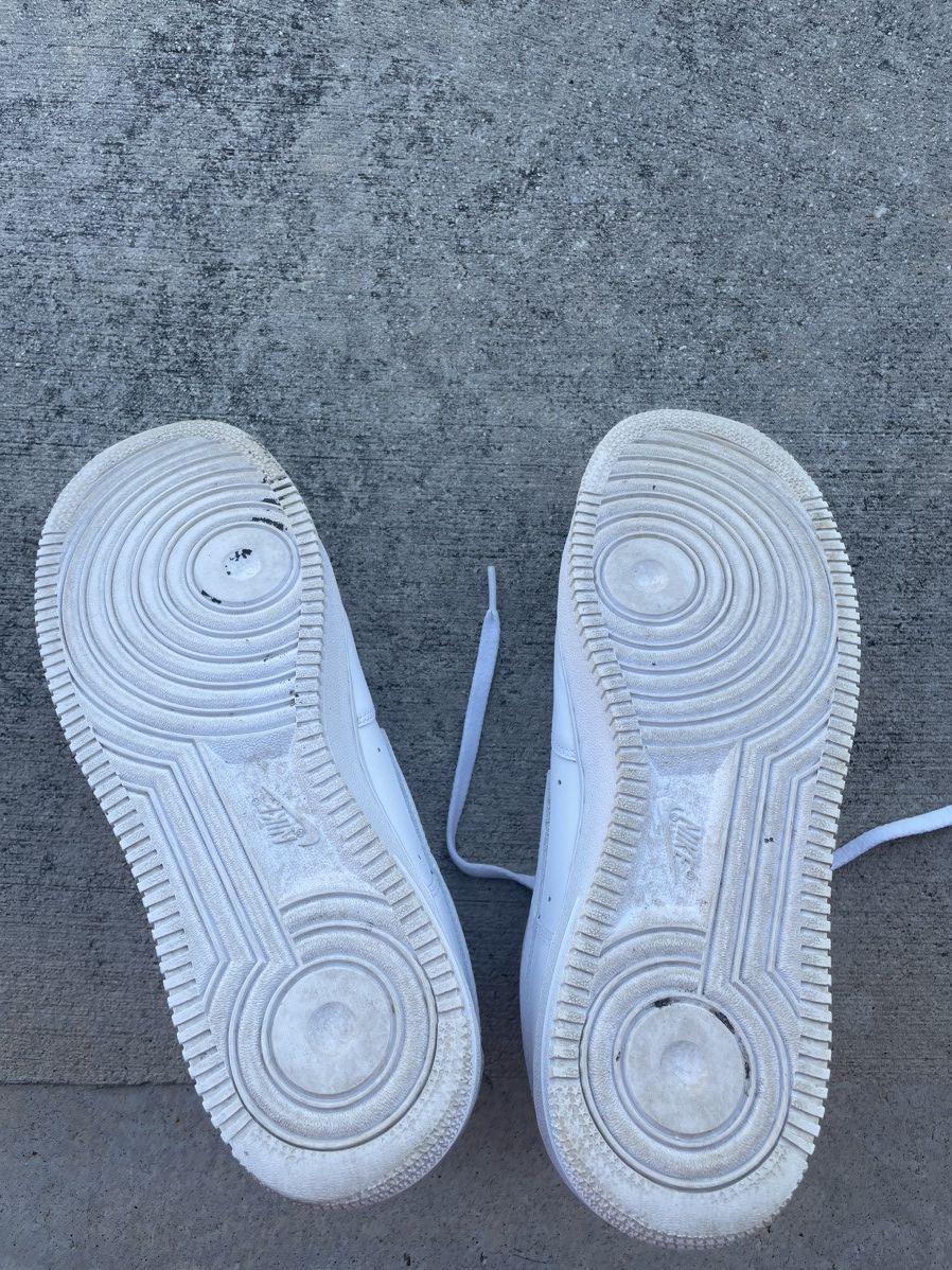 Nike White Nike Air Force 1s Size US 11 / EU 44 - 8 Thumbnail