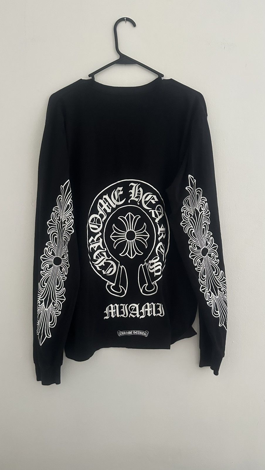 Tシャツ・カットソー Chrome Hearts MIAMI Exclusive Horseshoe Floral Cross LS Tee Chrome Hearts MIAMI Exclusive Horseshoe Floral Cross LS Tee