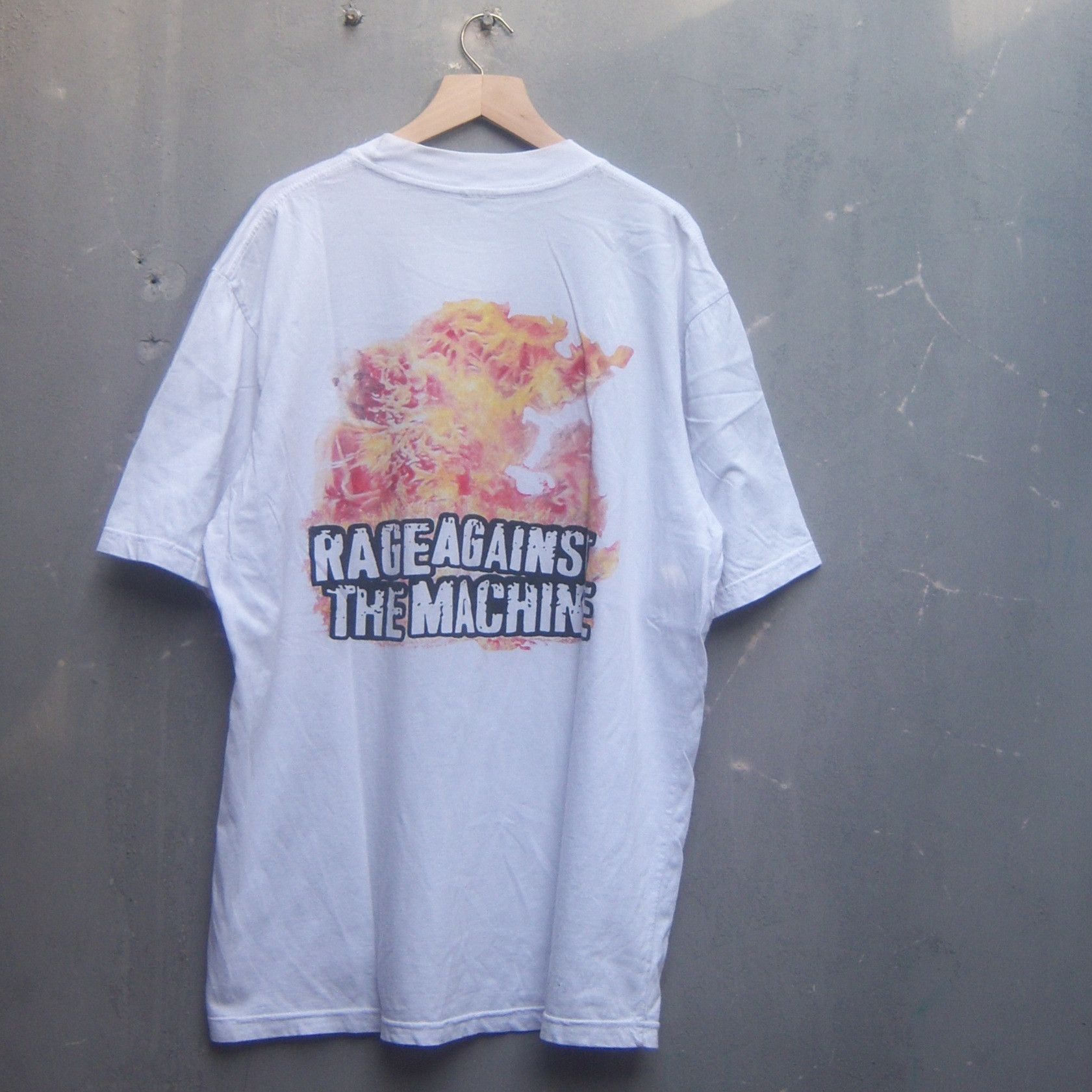 Band Tees Very Rare Rage Against The Machine Tee Size US L / EU 52-54 / 3 - 14 Thumbnail