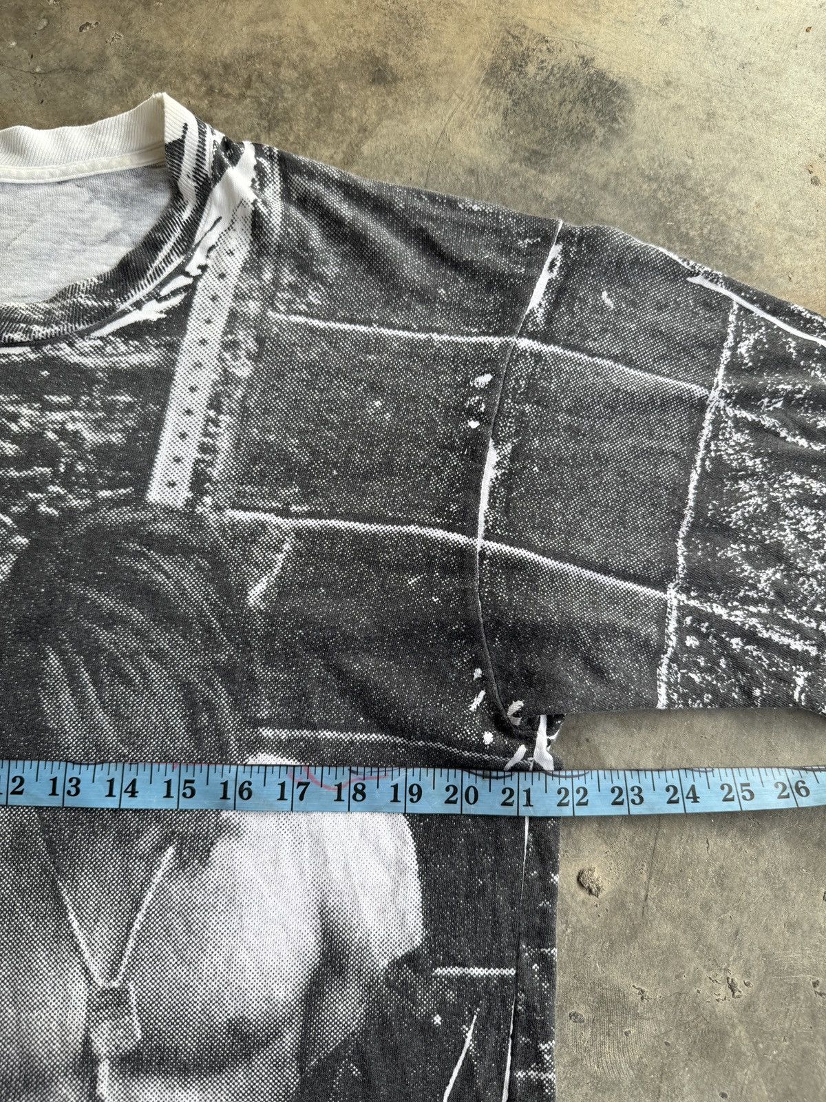 Vintage *RARE* 90s VINTAGE AOP HOLLYWOOD 00s MUSCLE GRUNGE MODEL TEE Size US L / EU 52-54 / 3 - 5 Thumbnail
