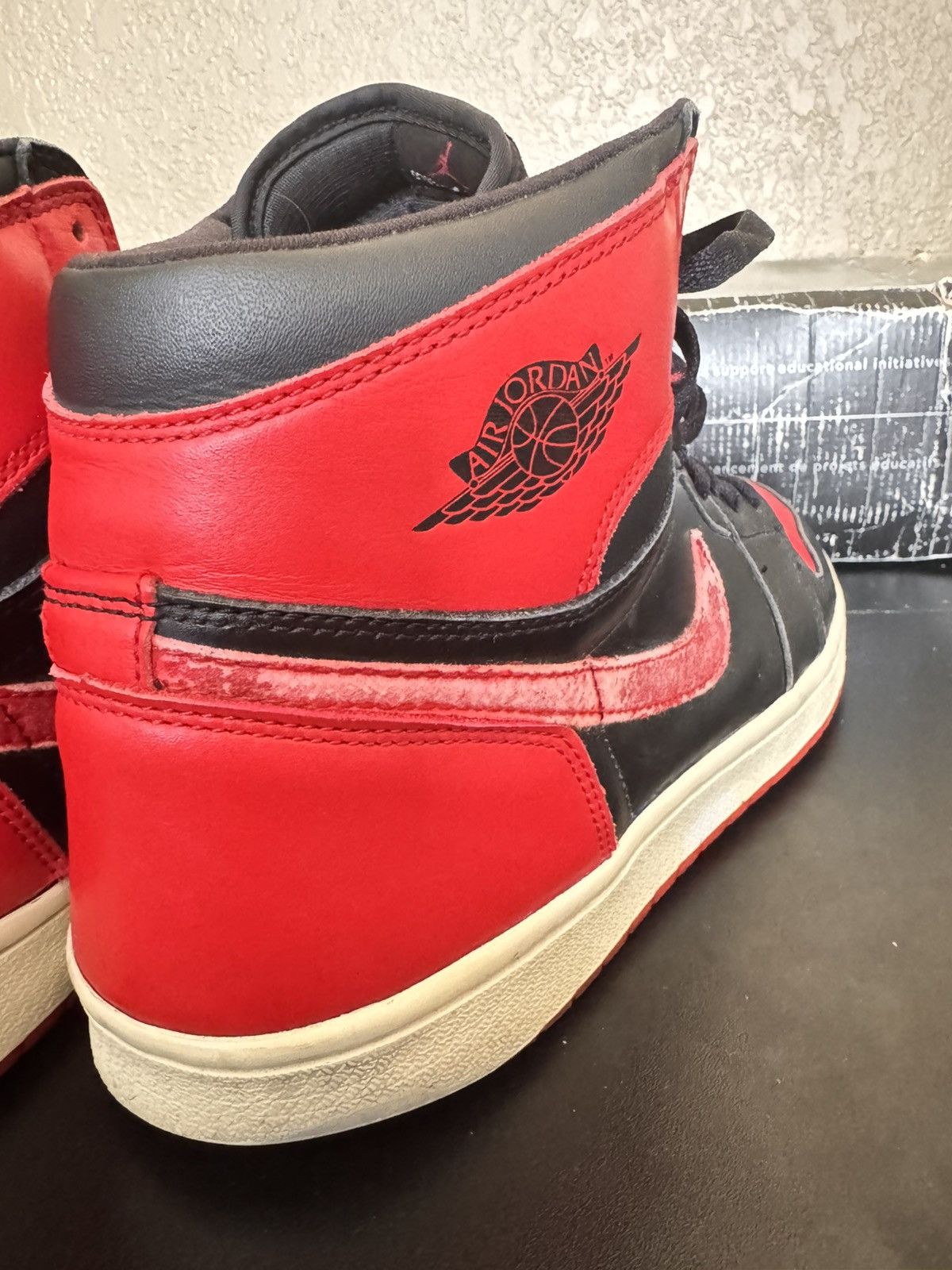Jordan Brand 2001 Jordan 1 Retro Bred Size US 12 / EU 45 - 6 Thumbnail
